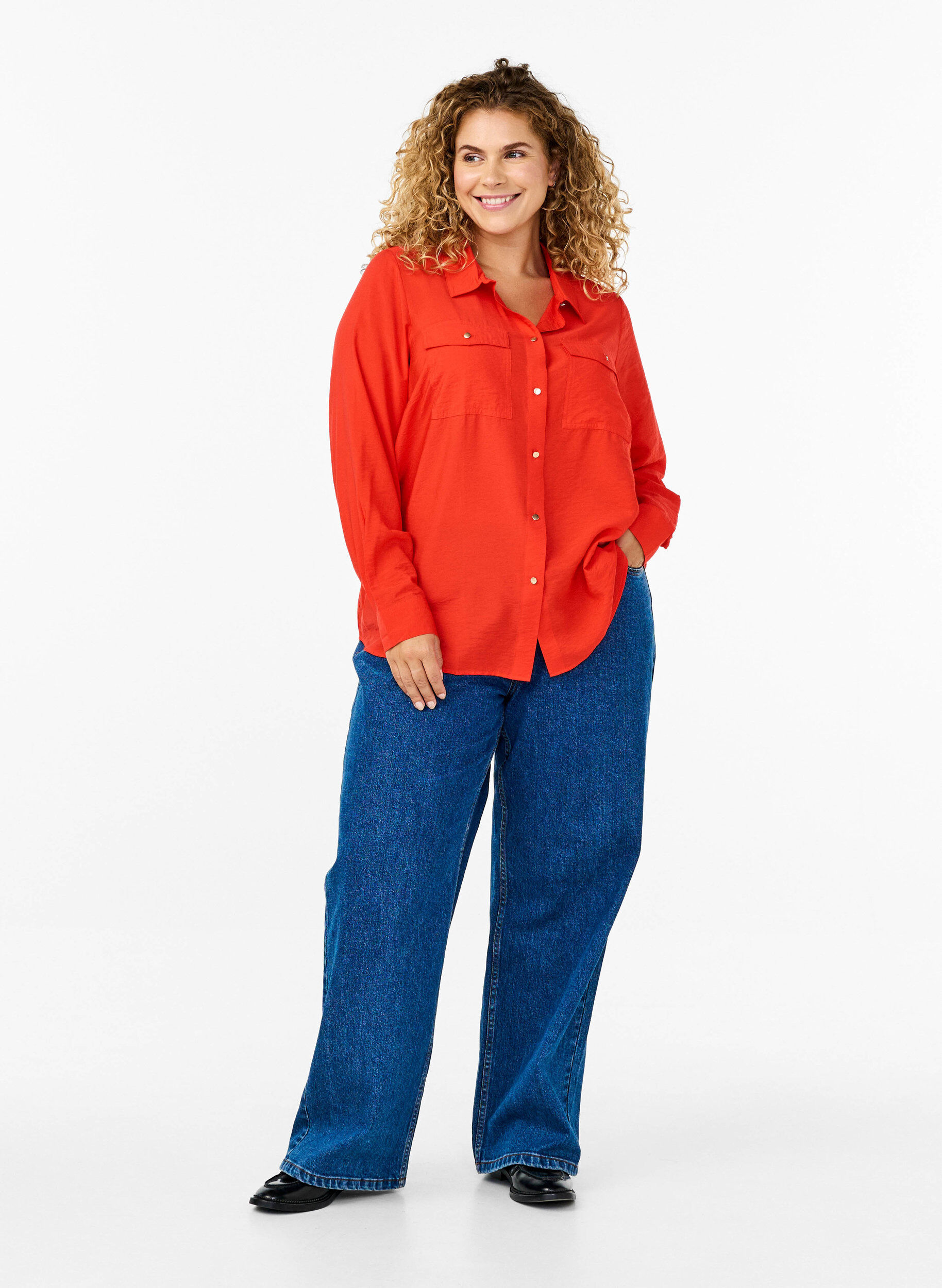 Zizzi Chemise &agrave; poches poitrine, Rouge, Model image number 1