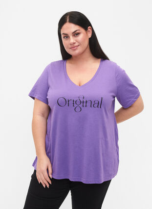 T-shirt en coton avec impression de texte et col en V, Deep Lavender ORI, Model image number 0