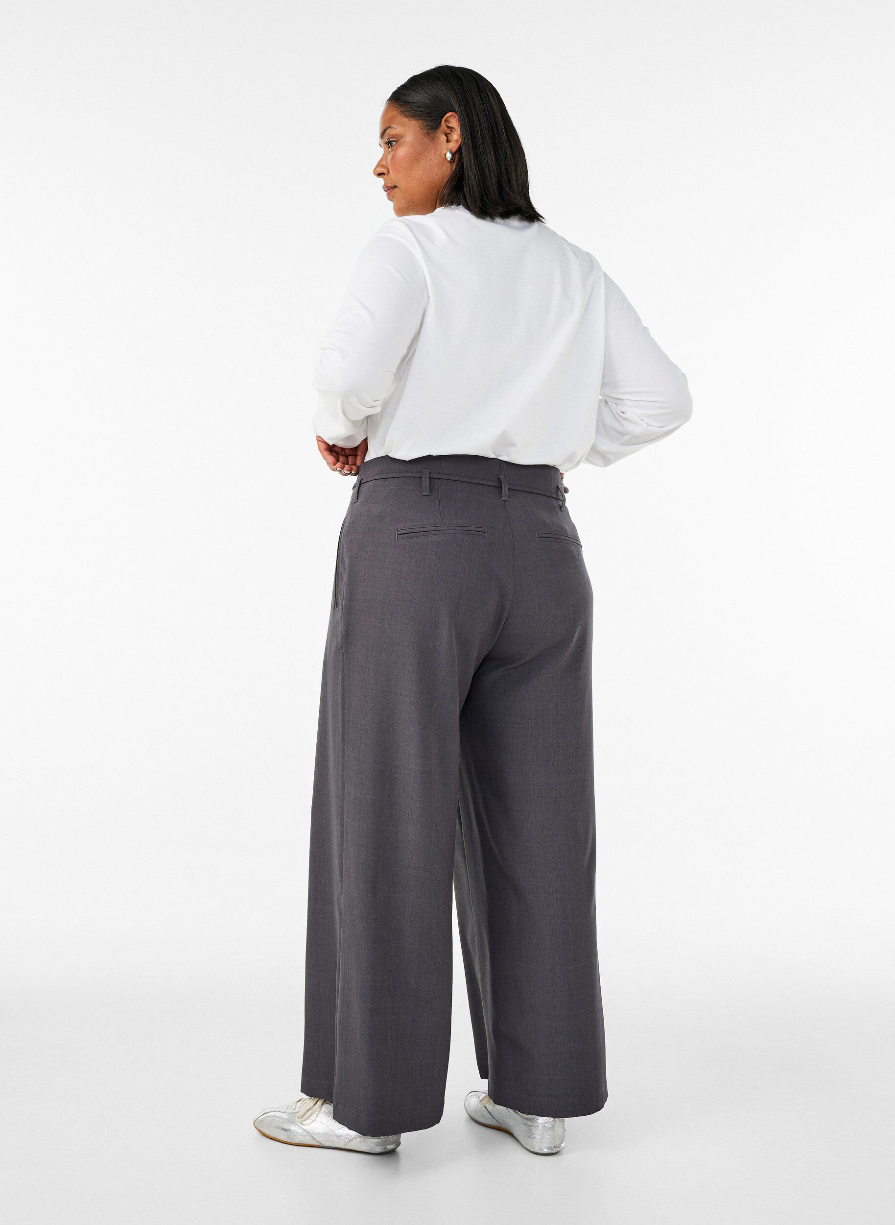 ZizziOp maat gemaakte broek met plooien en een strikceintuur, Grijs, Model image number 1