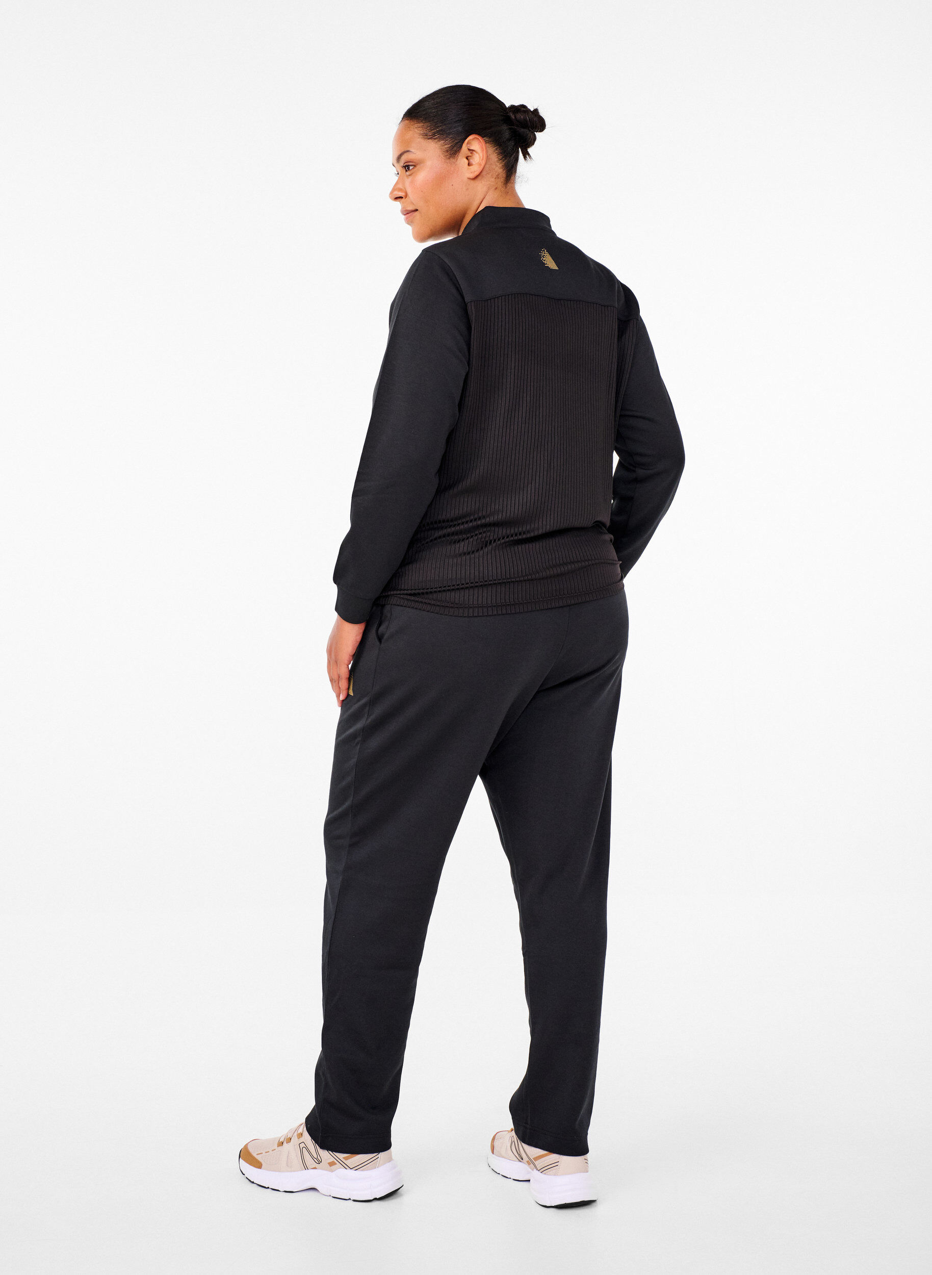ZizziJoggingbroek met zakken en hoge taille, Zwart, Model image number 2