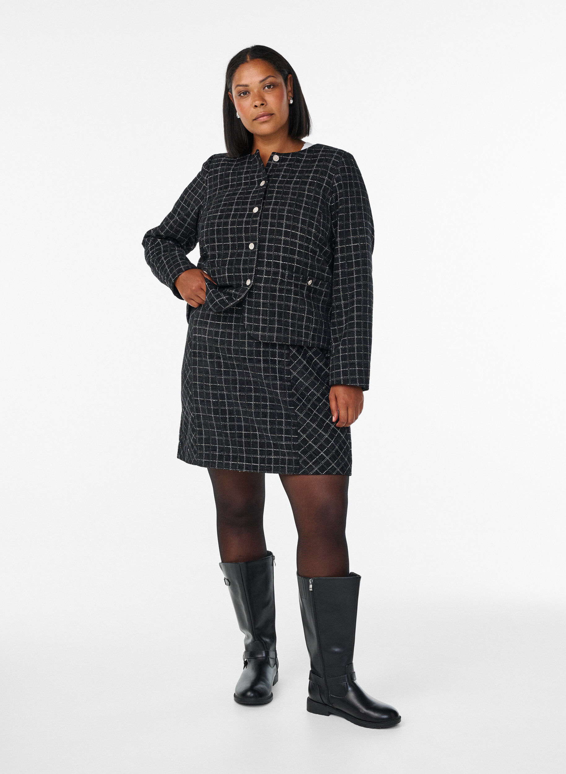 ZizziKorte boucl&eacute; blazer met ruitjes en ronde hals, Zwart, Model image number 1