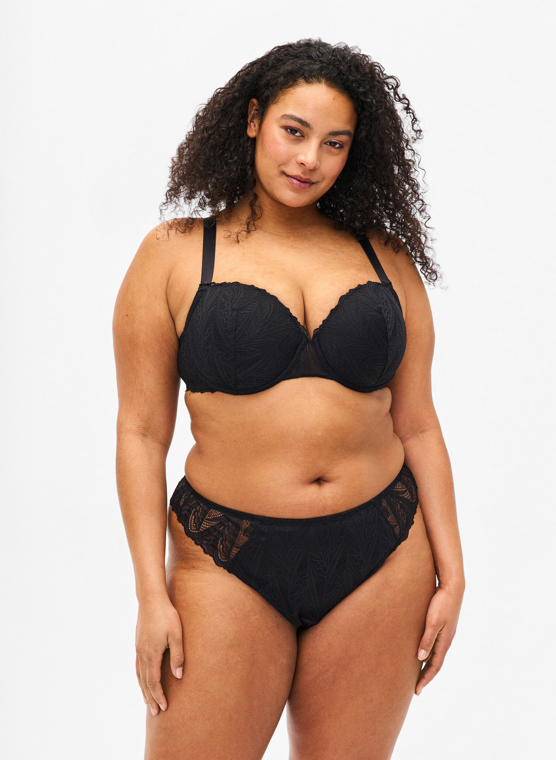 String &agrave; dentelle de taille normale, Noir, Model