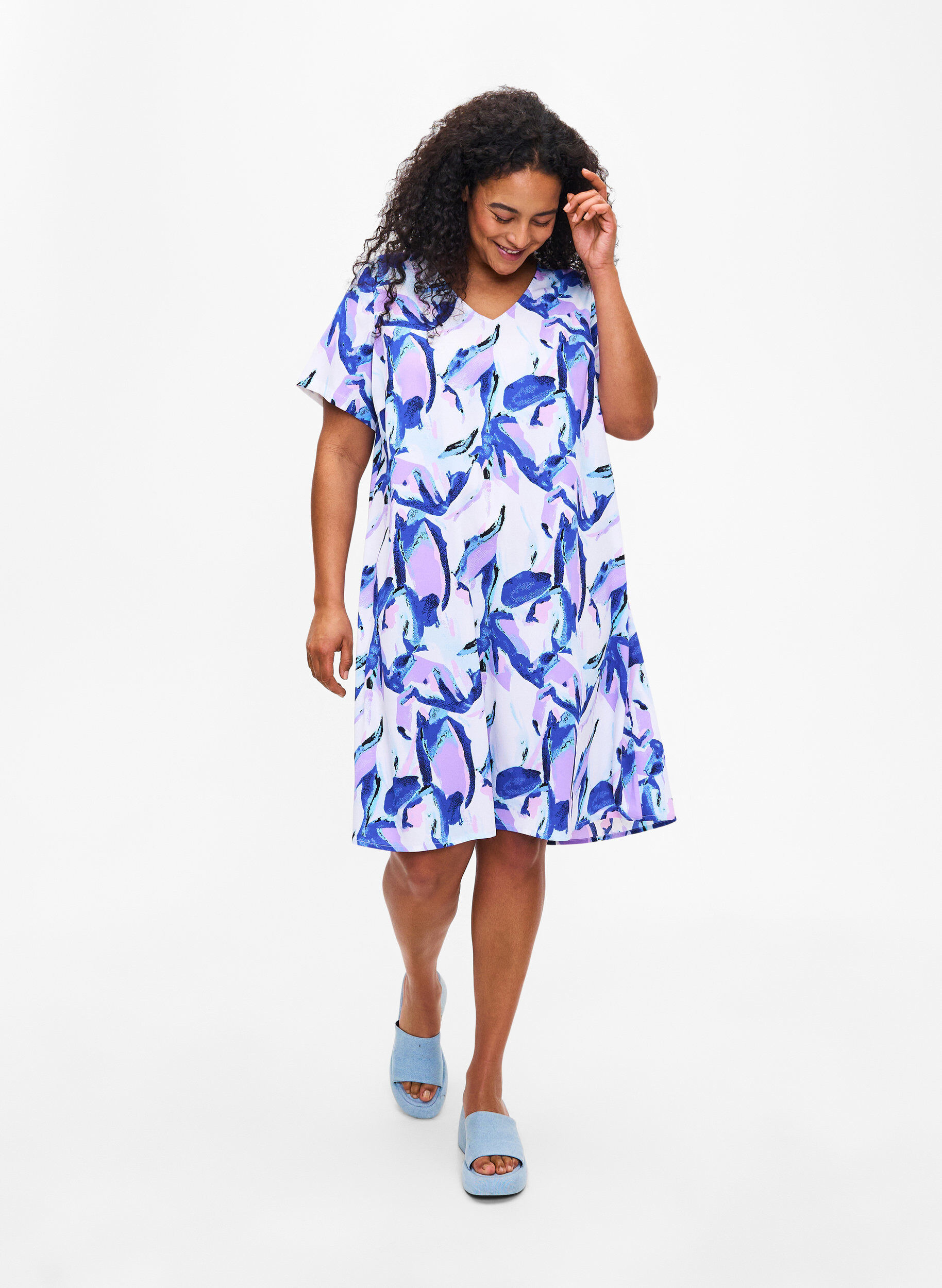 ZizziFLASH - Jurk met V-hals en print, Snow White Flower, Model image number 2