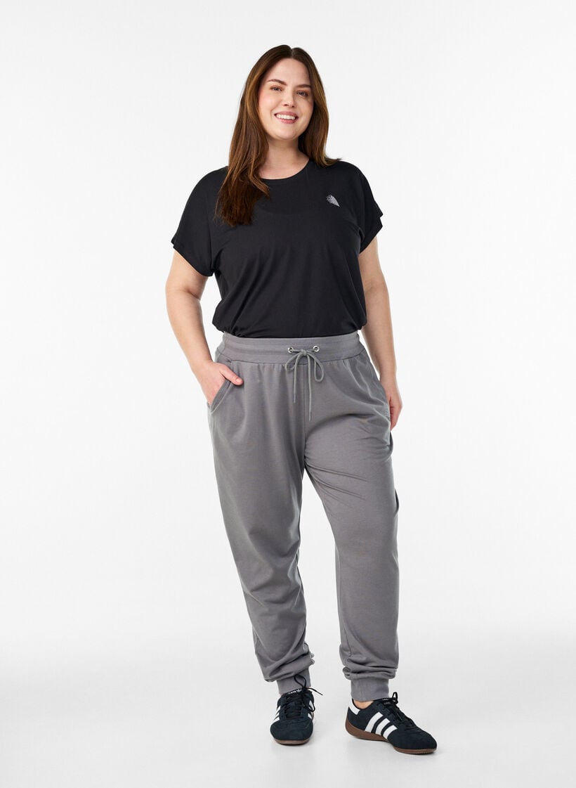 Losse trainingsbroek met zakken, Grijs, Model image number 1