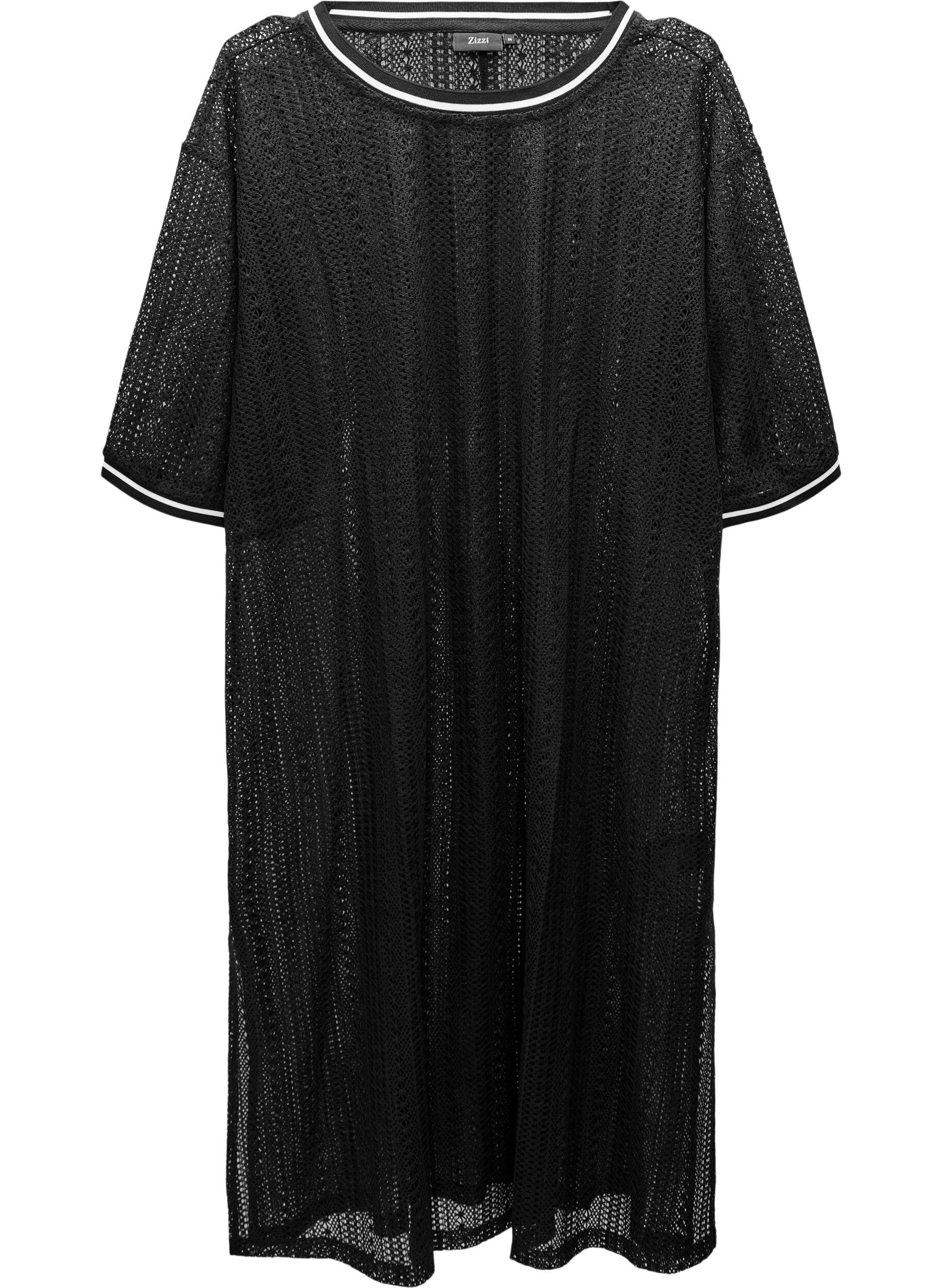 Robe mi-longue avec motif ajour&eacute; et manches courtes