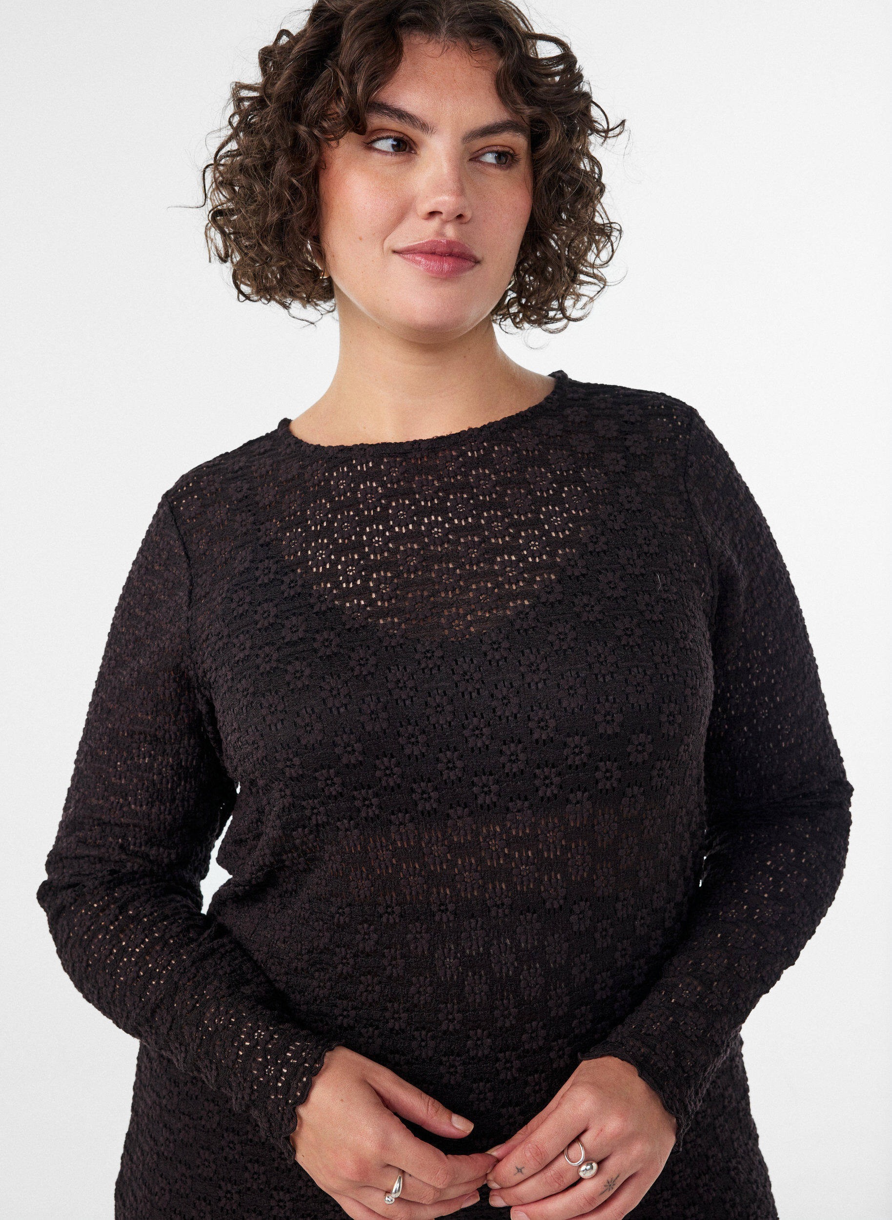 ZizziBlouse avec motif &agrave; &oelig;illets et manches longues, Noir, Model image number 3