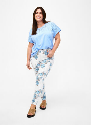 Superslanke Amy jeans met bloemenprint, White B.AOP, Model image number 0
