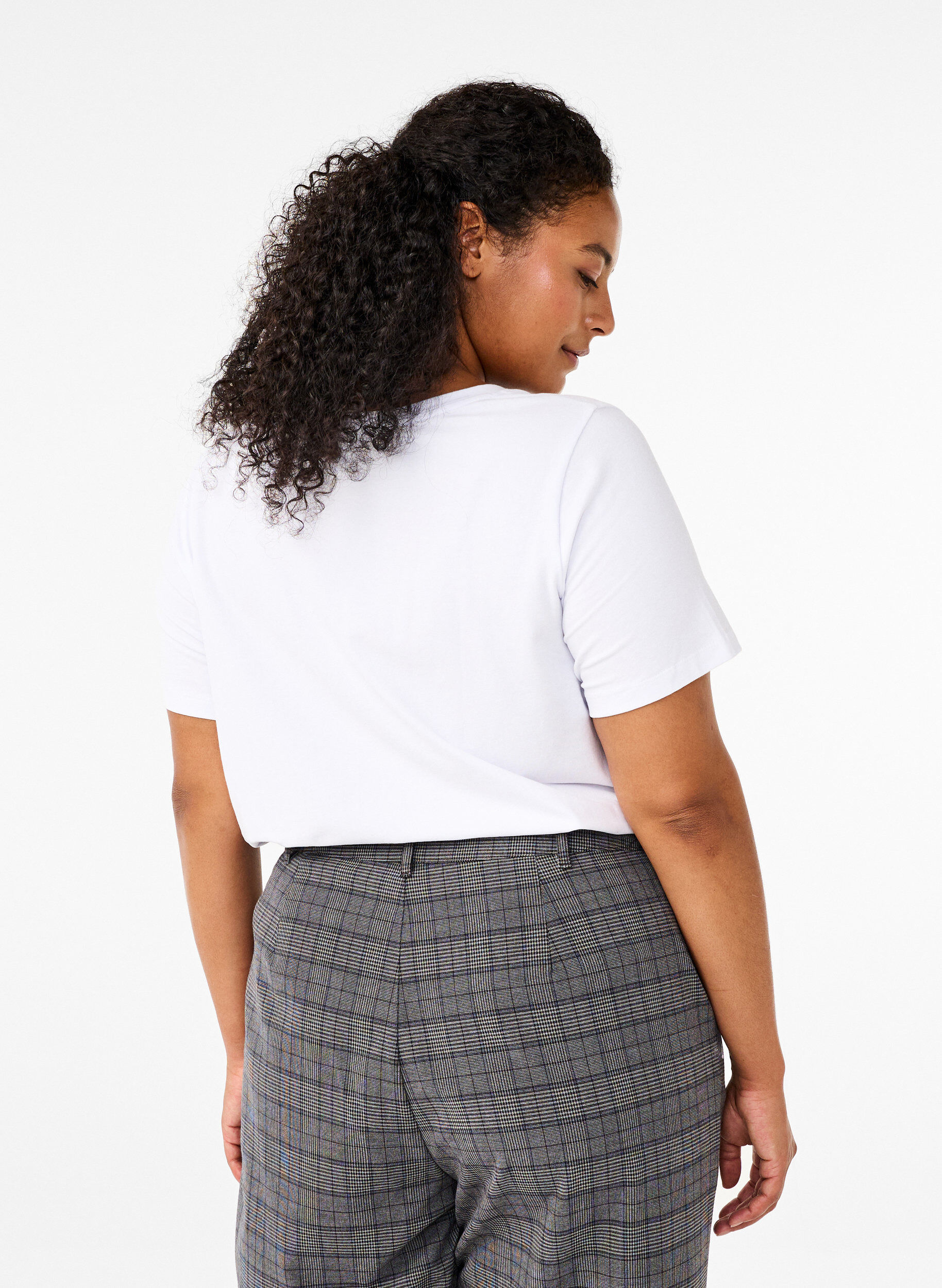 Zizzi T-shirt basic uni en coton, Blanc, Model image number 2