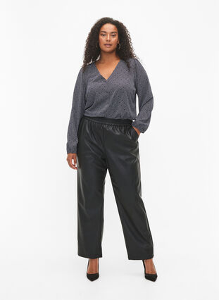 Pantalon en simili-cuir avec poches, Black, Model image number 0