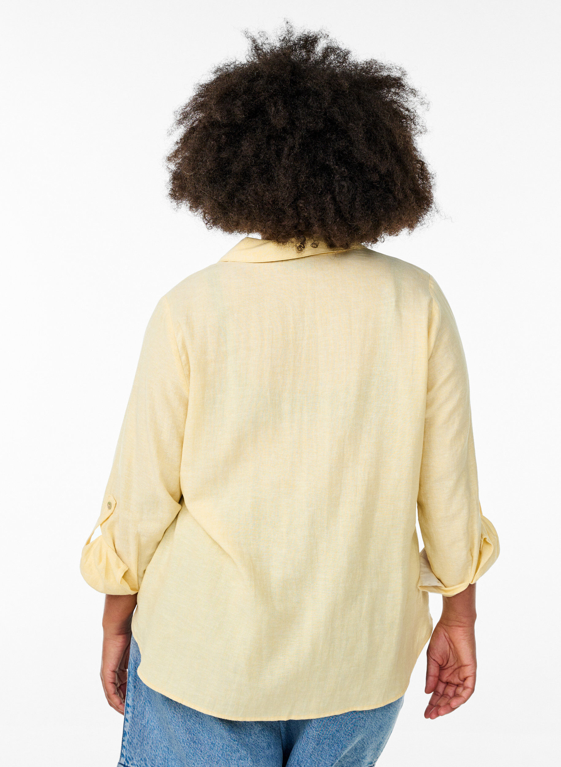 Zizzi Chemise en lin et viscose avec manches 3/4, Jaune clair, Model image number 2