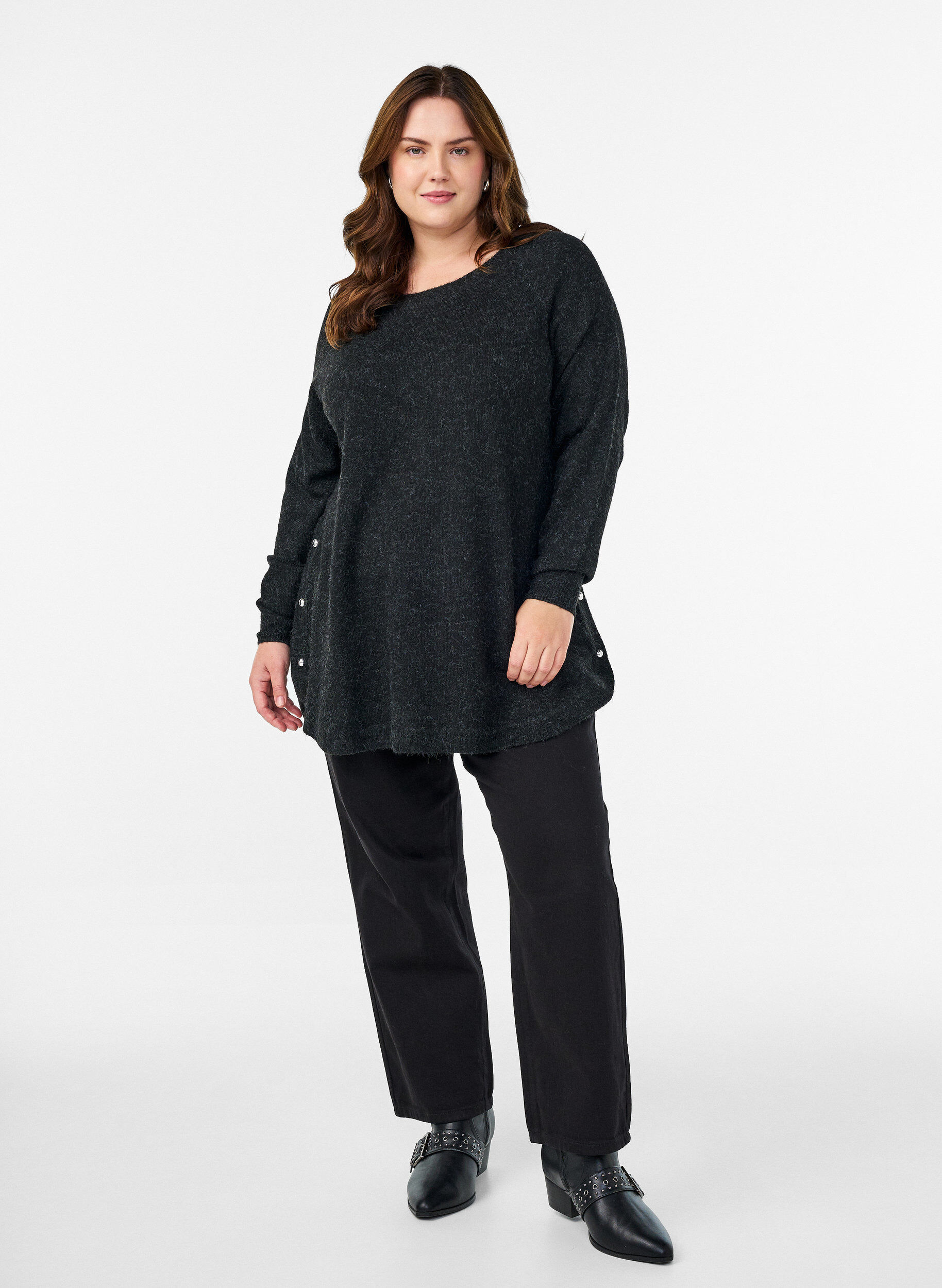 Zizzi Blouse longue en maille avec boutons boule, Gris anthracite, Model image number 1