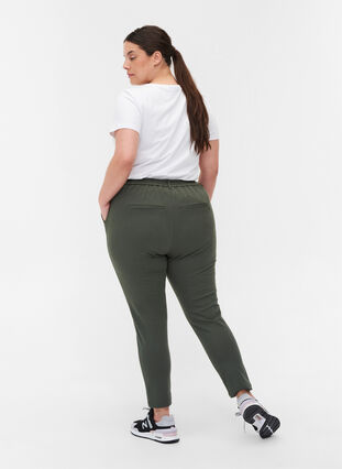 Pantalon court avec poches et  cordon de serrage réglable, Thyme, Model image number 1