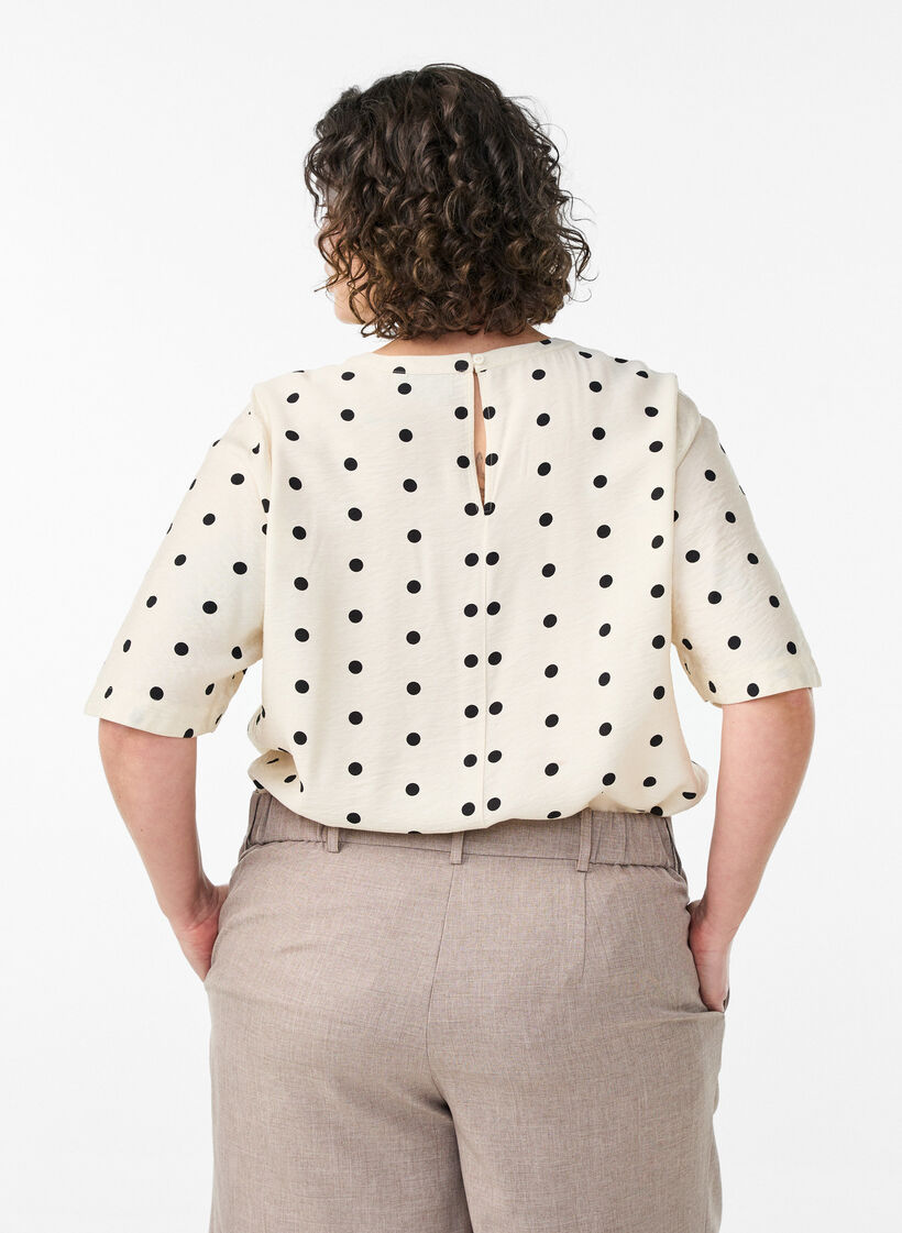 Blouse en viscose &agrave; pois et manches courtes, Vanille, Model image number 2