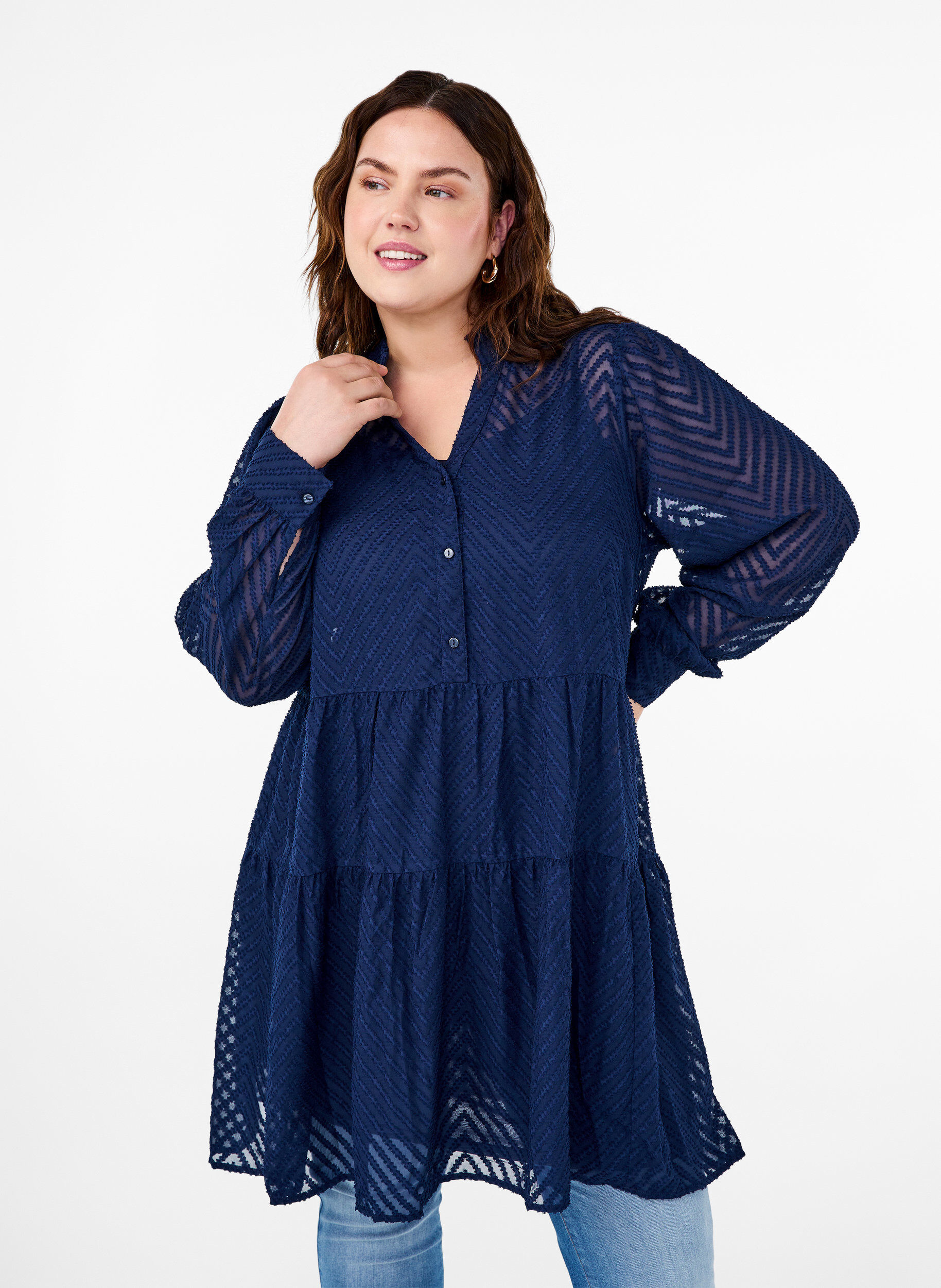 Zizzi Robe courte textur&eacute;e avec un col &agrave; volants, Navy Blazer, Model image number 0