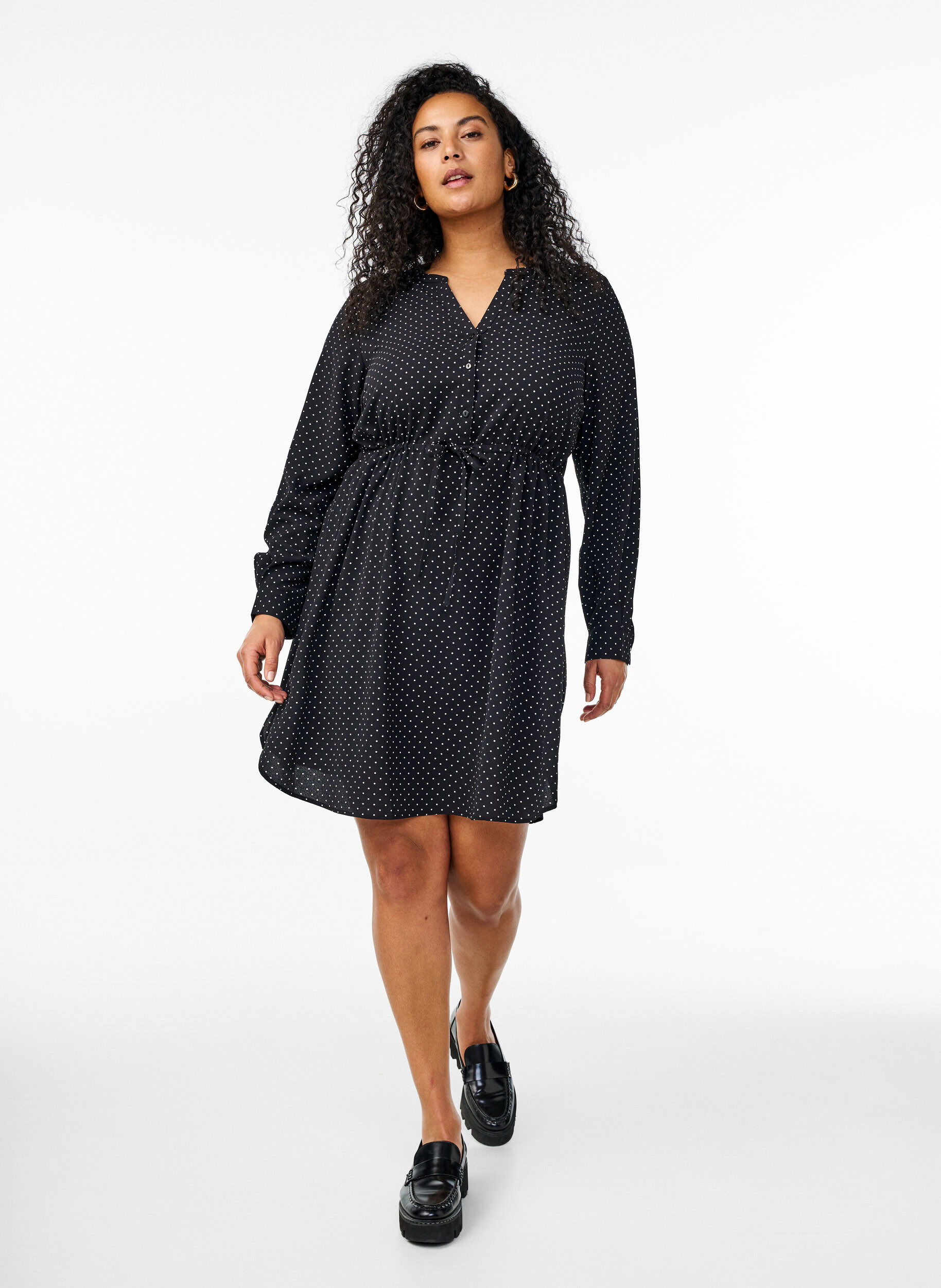 ZizziKnielange jurk met strikceintuur, Zwart, Model image number 1