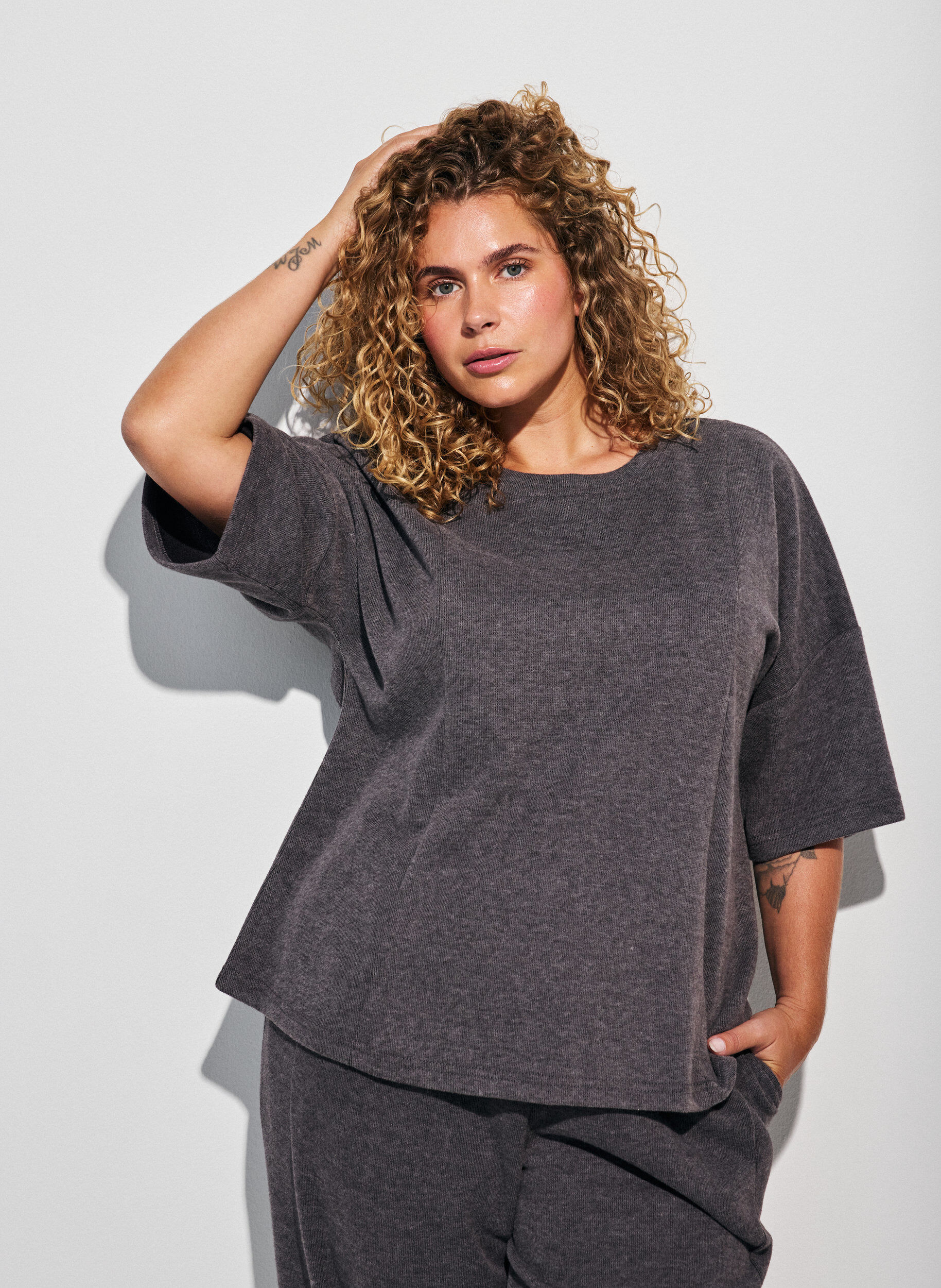 ZizziA-lijn jersey blouse met mouwen tot de elleboog, Grijs, Model image number 0