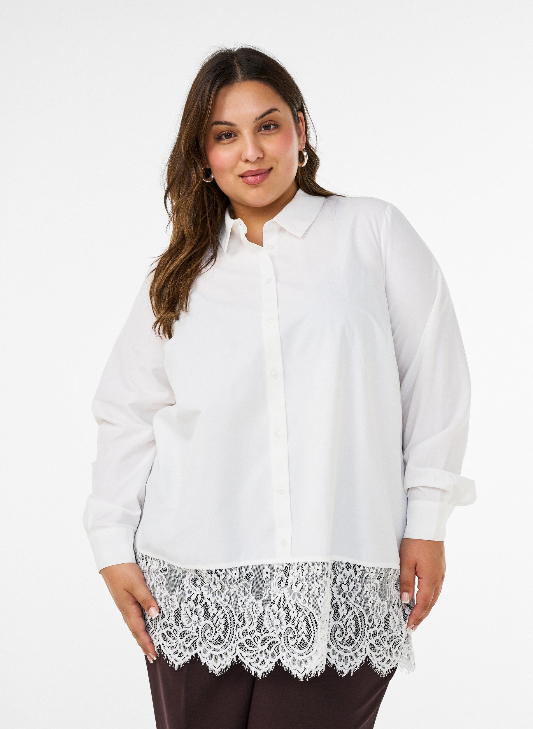 Losse blouse met een brede kanten rand, Wit, Model
