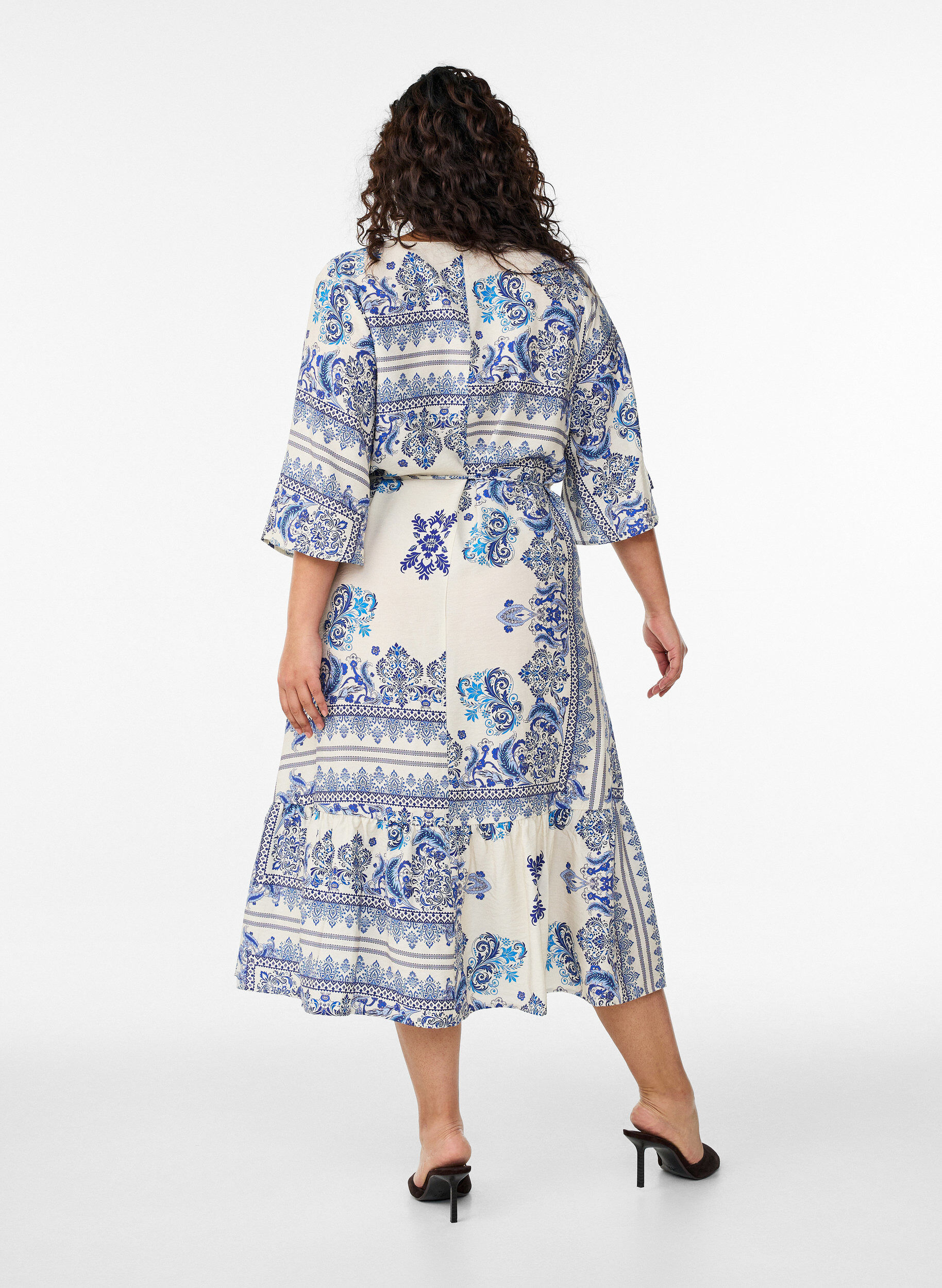 Zizzi Robe midi imprim&eacute;e en viscose avec ceinture &agrave; nouer, Bleu, Model image number 1