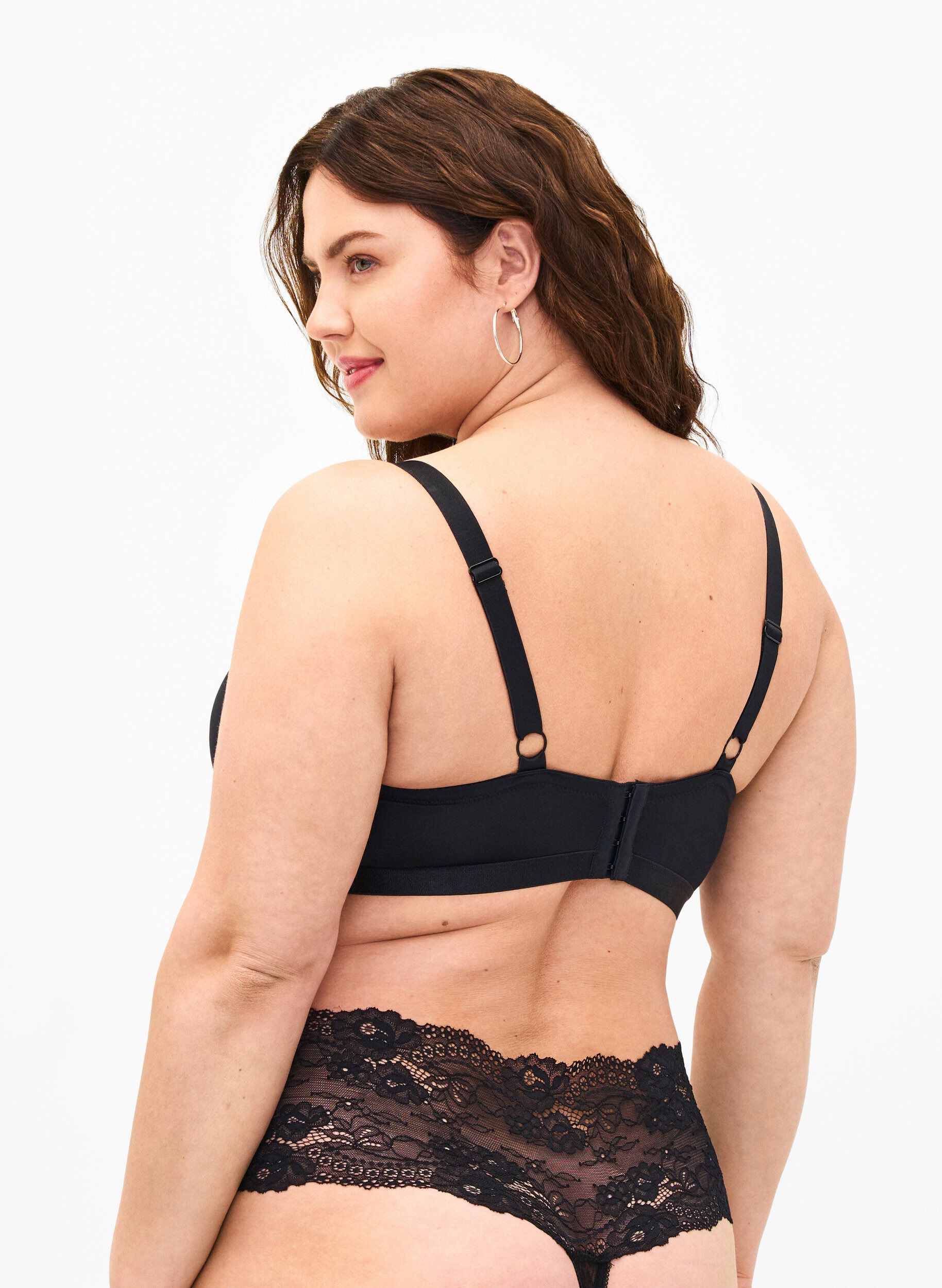 ZizziSoutien-gorge moul&eacute; en tulle, Noir, Model image number 2