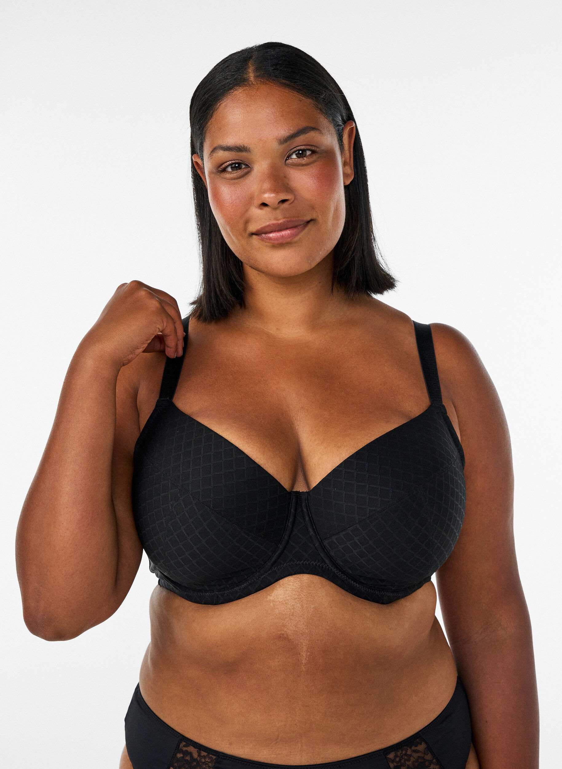 ZizziSoutien-gorge rembourr&eacute; en microfibre &agrave; carreaux, Noir, Model image number 0