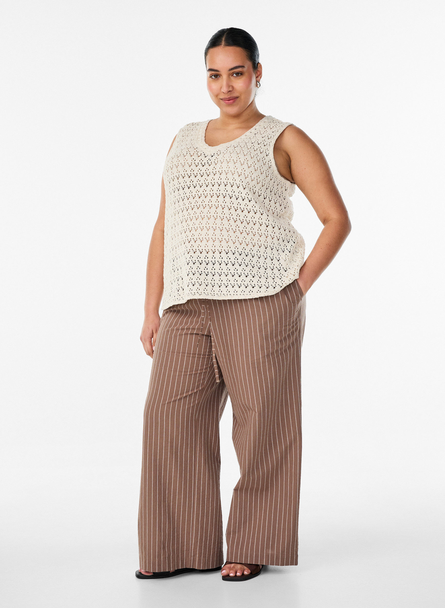 ZizziLosse broek met hoge taille en zakken, Bruin, Model image number 0