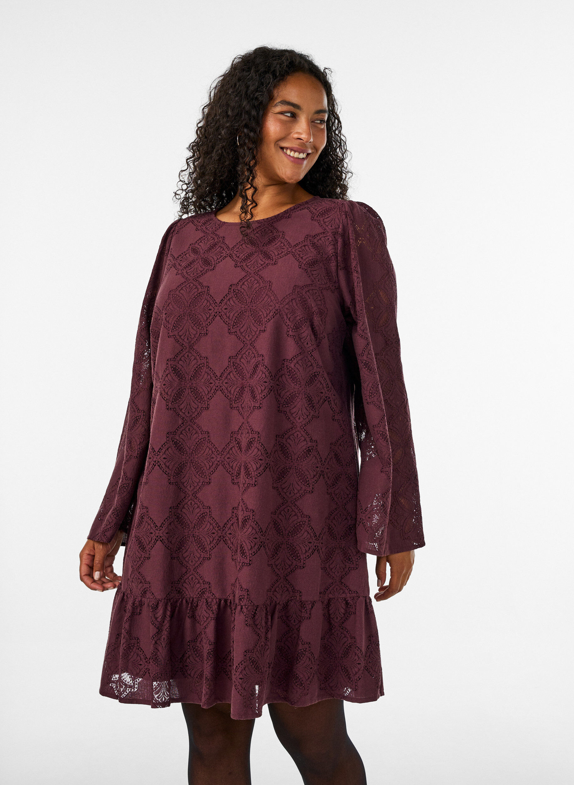 ZizziRobe en dentelle avec manches longues et ourlet &agrave; volants, Bordeaux fonc&eacute;, Model image number 0