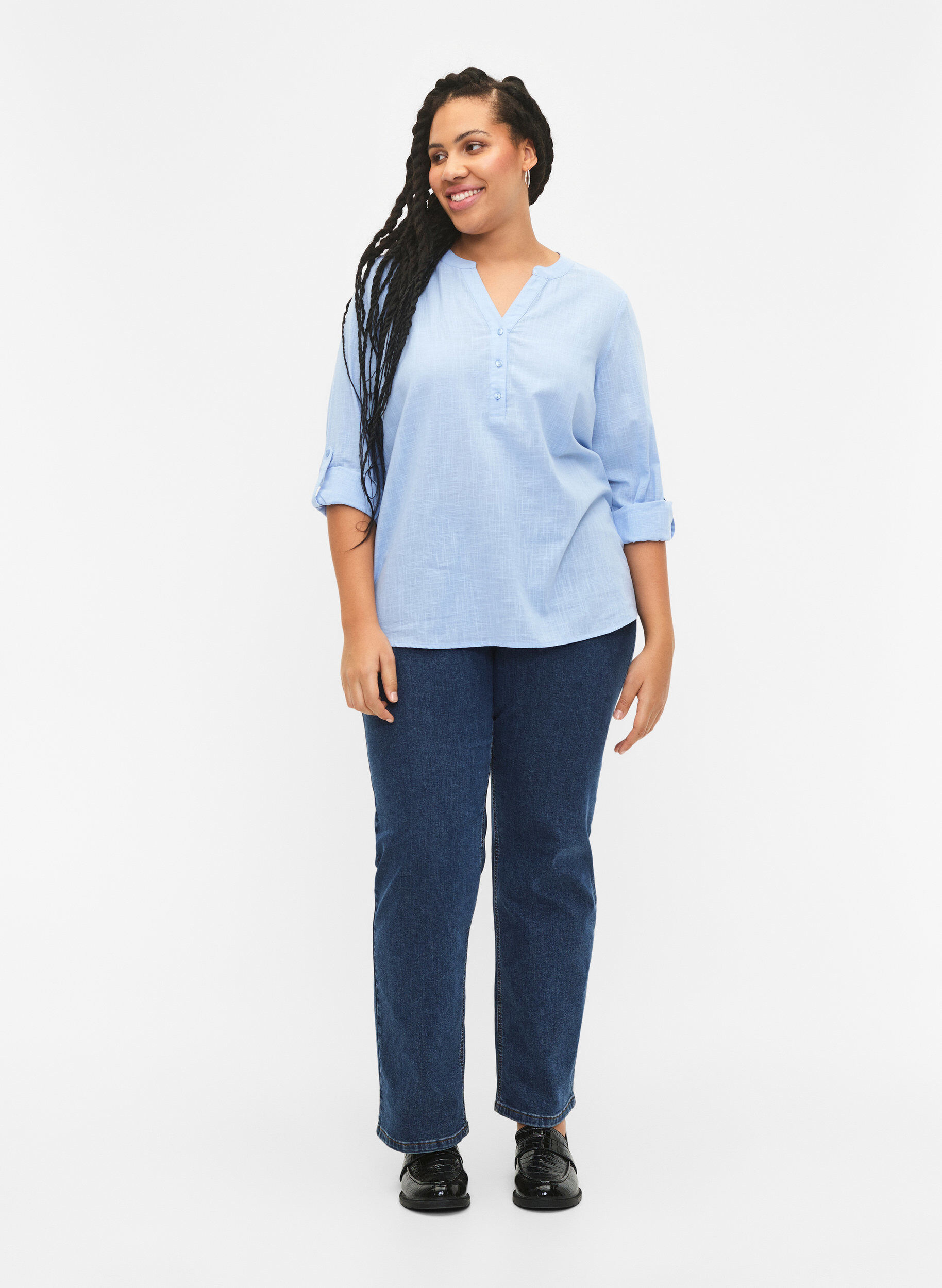 Zizzi Chemisier en coton &agrave; col V, Serenity, Model image number 2