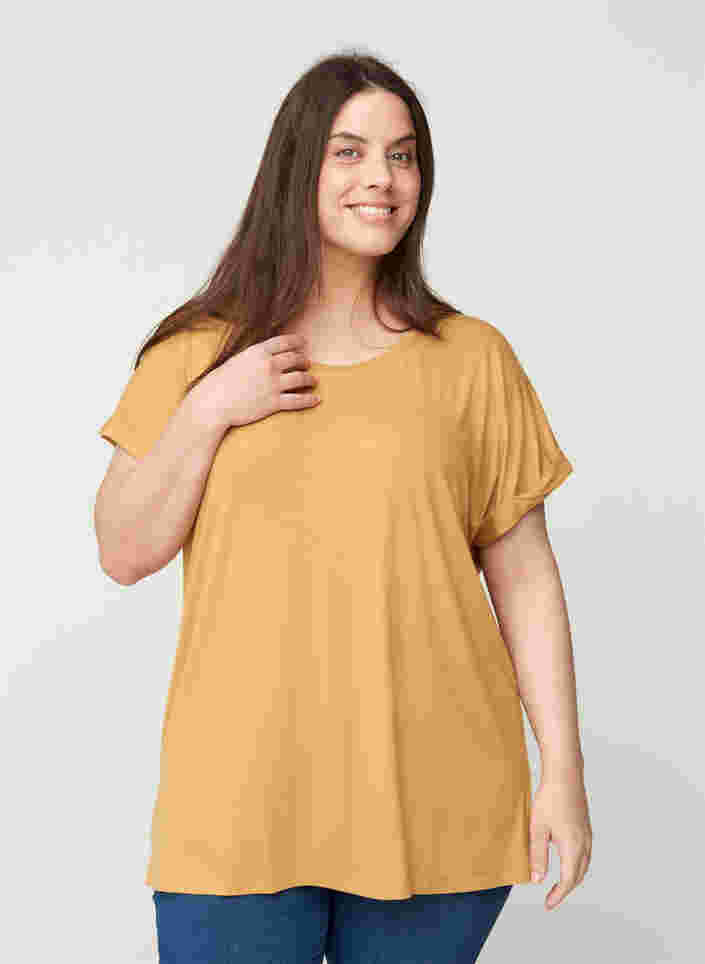 T-shirt in viscosemix met ronde hals, Honey Mustard , Model