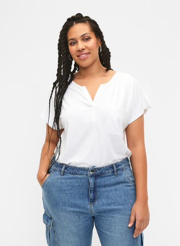 T-shirt met V-hals en borstzakje, Bright White, Model image number 0