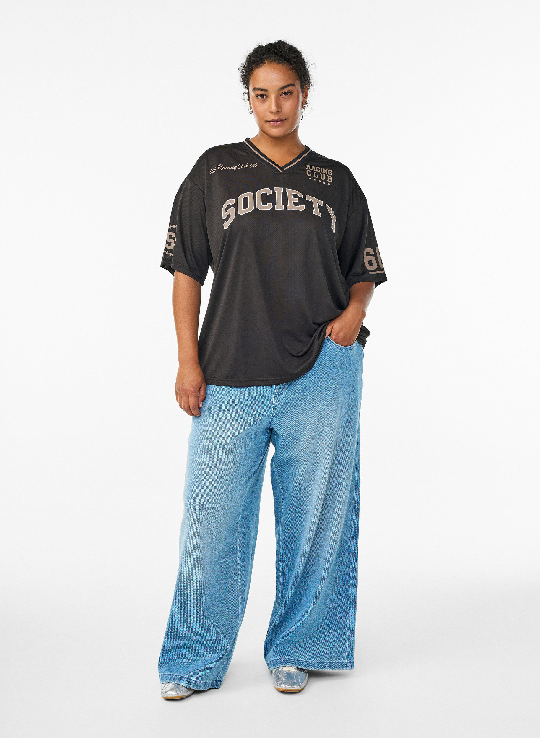 ZizziSportief T-shirt met V-hals en raceprint, Zwart, Model image number 1