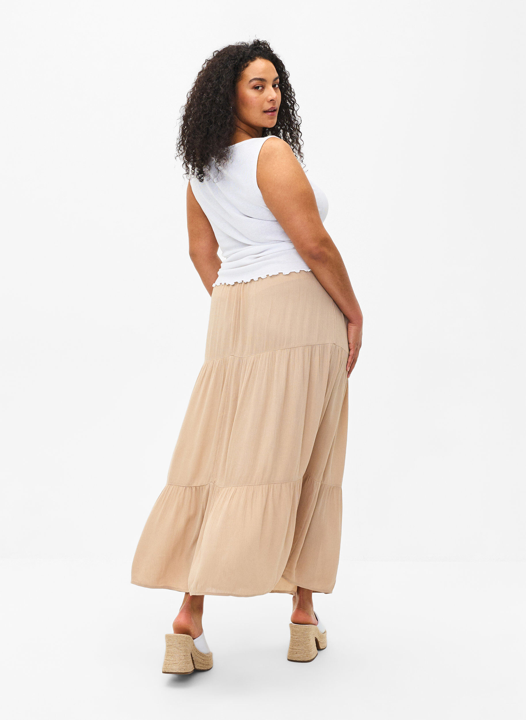 Zizzi Jupe longue &agrave; taille &eacute;lastiqu&eacute;e, Beige, Model image number 1