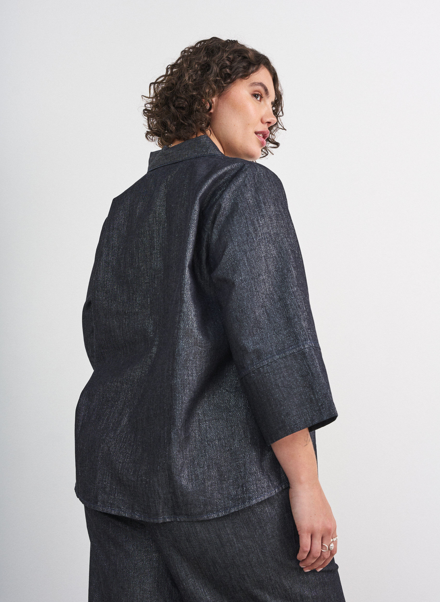 ZizziChemise en jean avec fil paillet&eacute; et manches 3/4, Gris anthracite, Model image number 2
