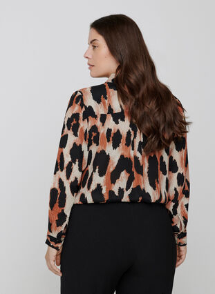 Viscose blouse met luipaardprint, Black AOP, Model image number 1