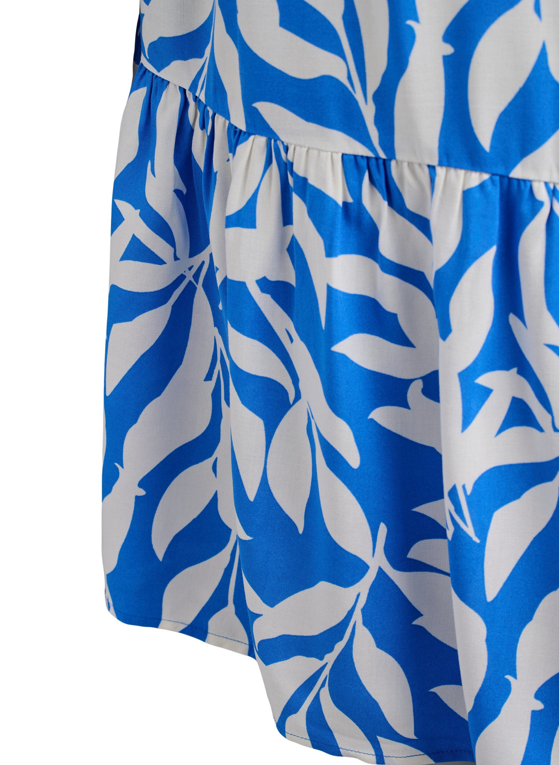 Zizzi FLASH - Robe en viscose avec d&eacute;coupe, Bleu, Packshot image number 3