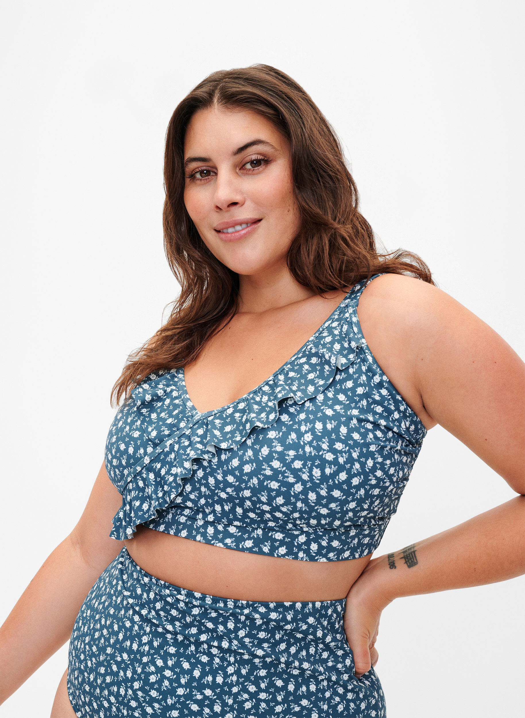 ZizziGebloemde bikinibeha met ruches, Blauw, Model image number 0