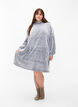 Robe en peluche surdimensionn&eacute;e avec poche, Grey Melange, Model image number 3