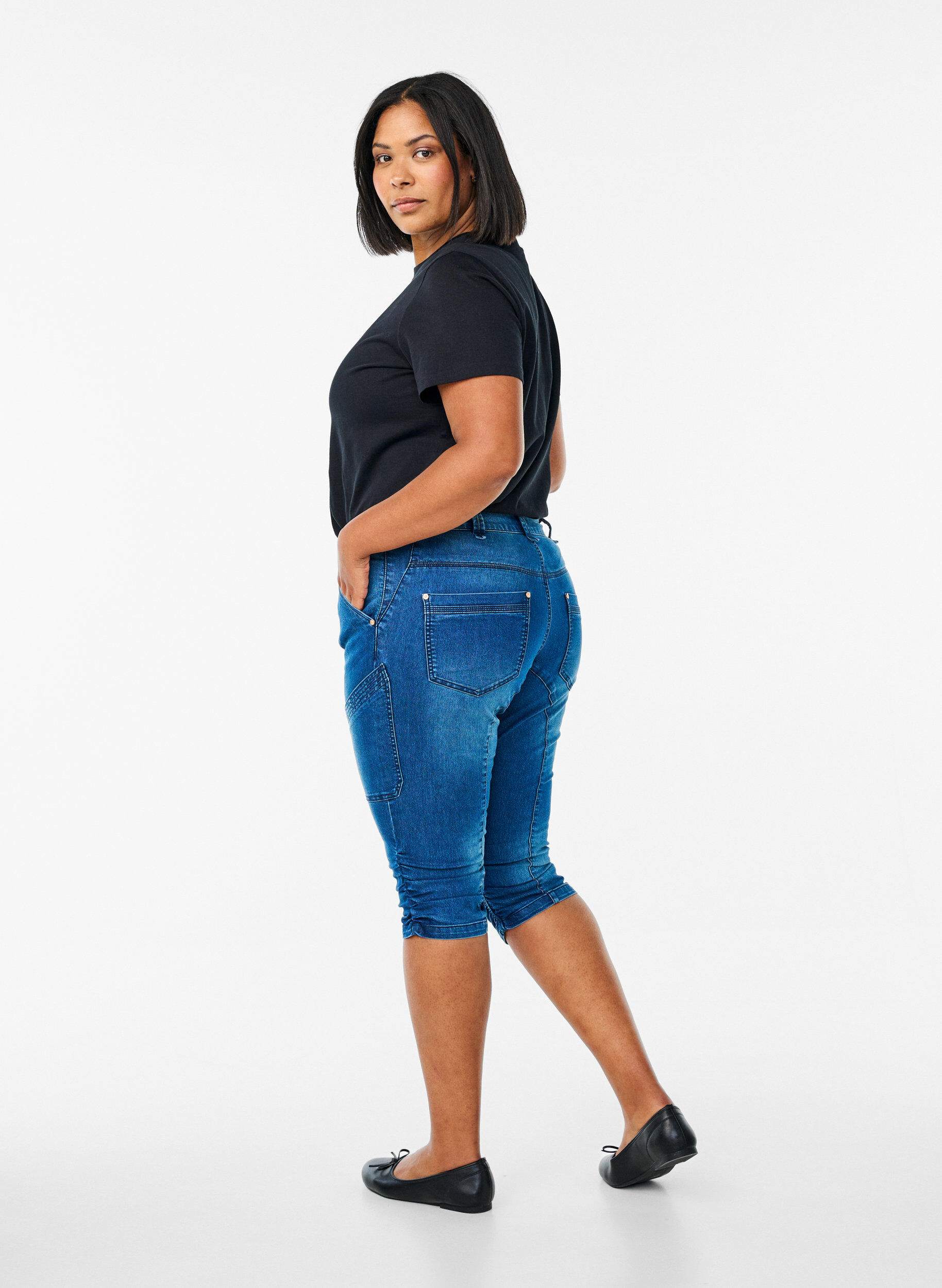 ZizziSlim fit capri jeans met zakken, Blauw, Model image number 1