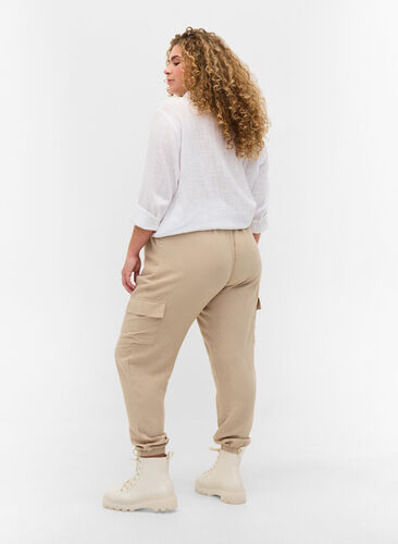 Pantalon ample en viscose avec de grandes poches, Oxford Tan, Model image number 1