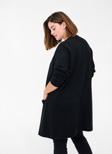 Long gilet en tricot avec poches, Black, Model image number 1