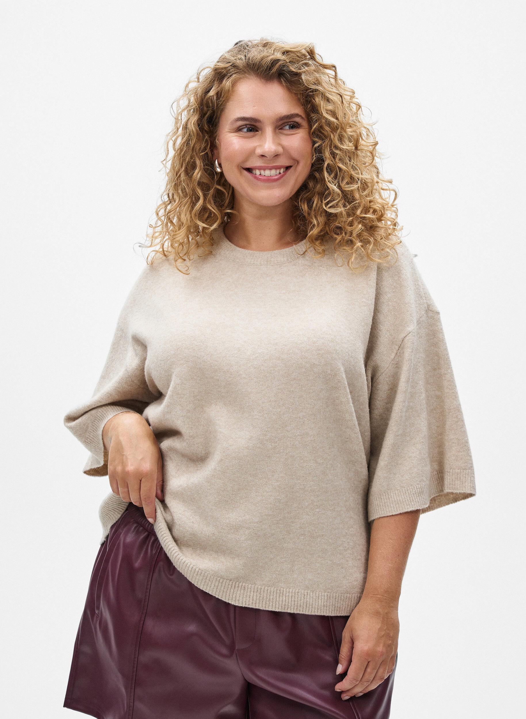 ZizziChemisier tricot&eacute; ample &agrave; manches courtes, Beige, Model image number 0