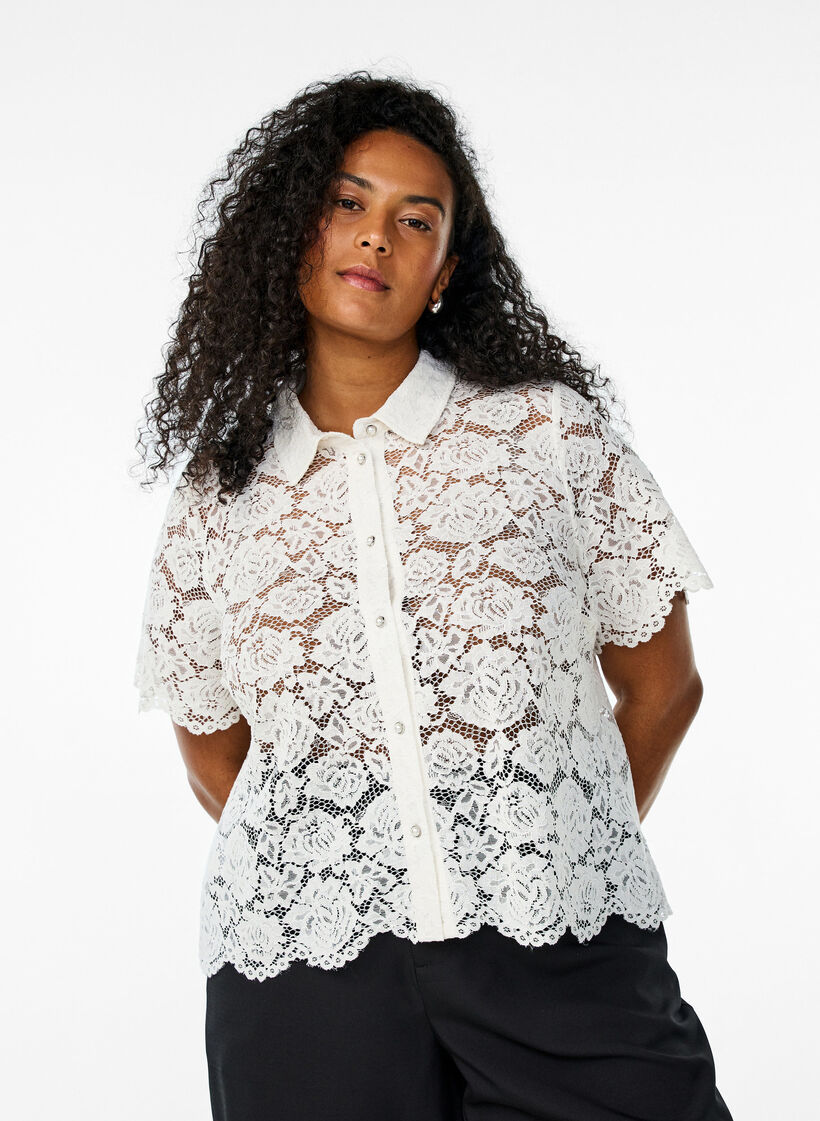 Kanten shirt blouse met parelknopen, Vanille, Model image number 0
