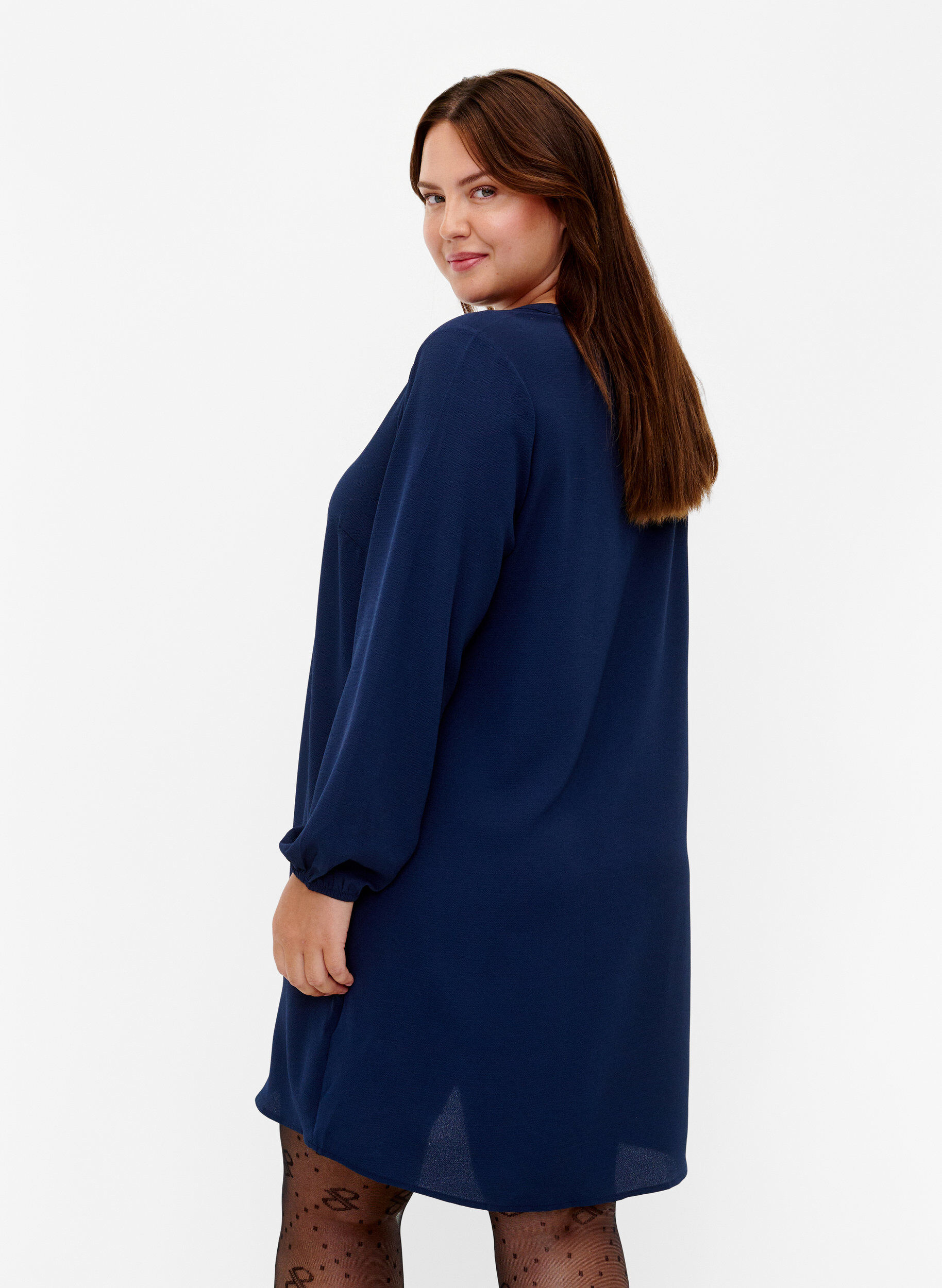 Zizzi Robe &agrave; manches longues et encolure en V, Navy, Model image number 1
