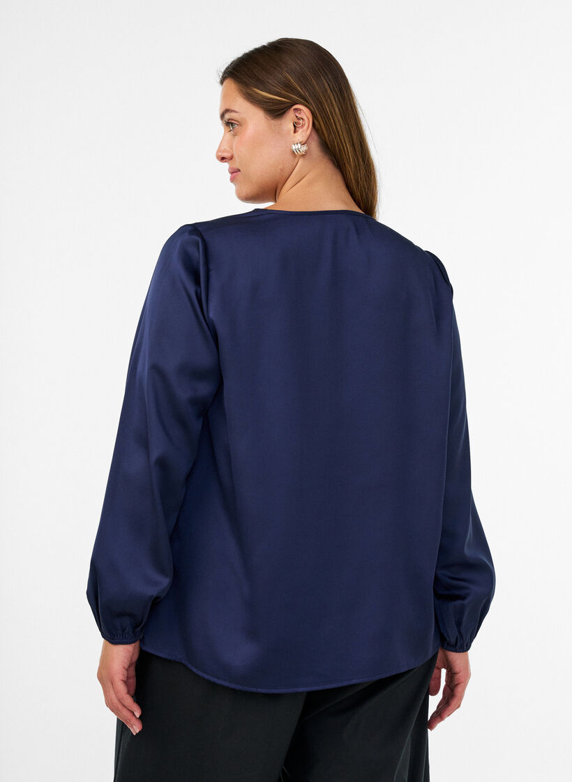 Blouse en satin avec appliqu&eacute; en dentelle et perles, Bleu, Model image number 2