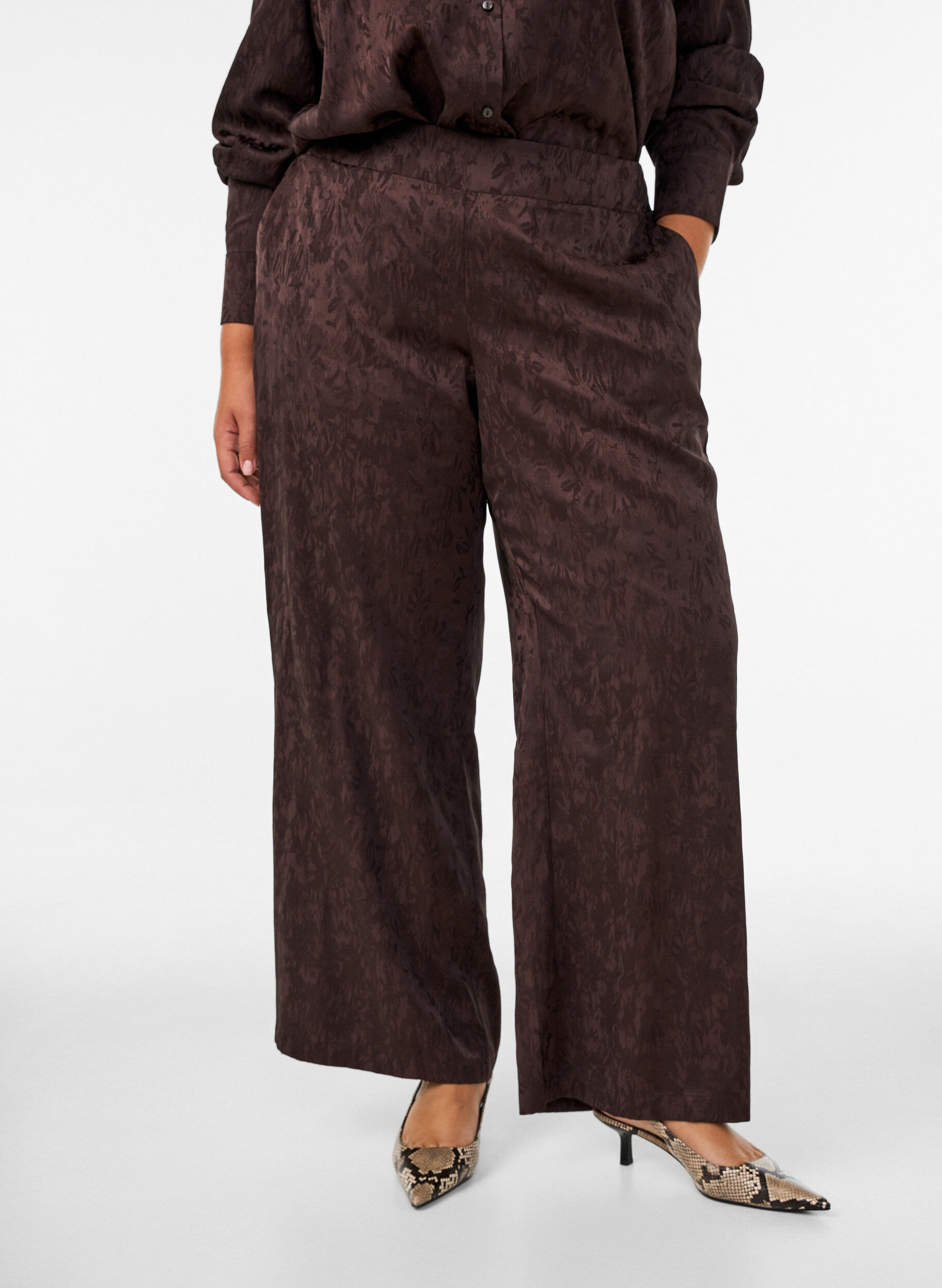 ZizziPantalon ample &agrave; motif cachemire et taille haute, Marron, Model image number 2