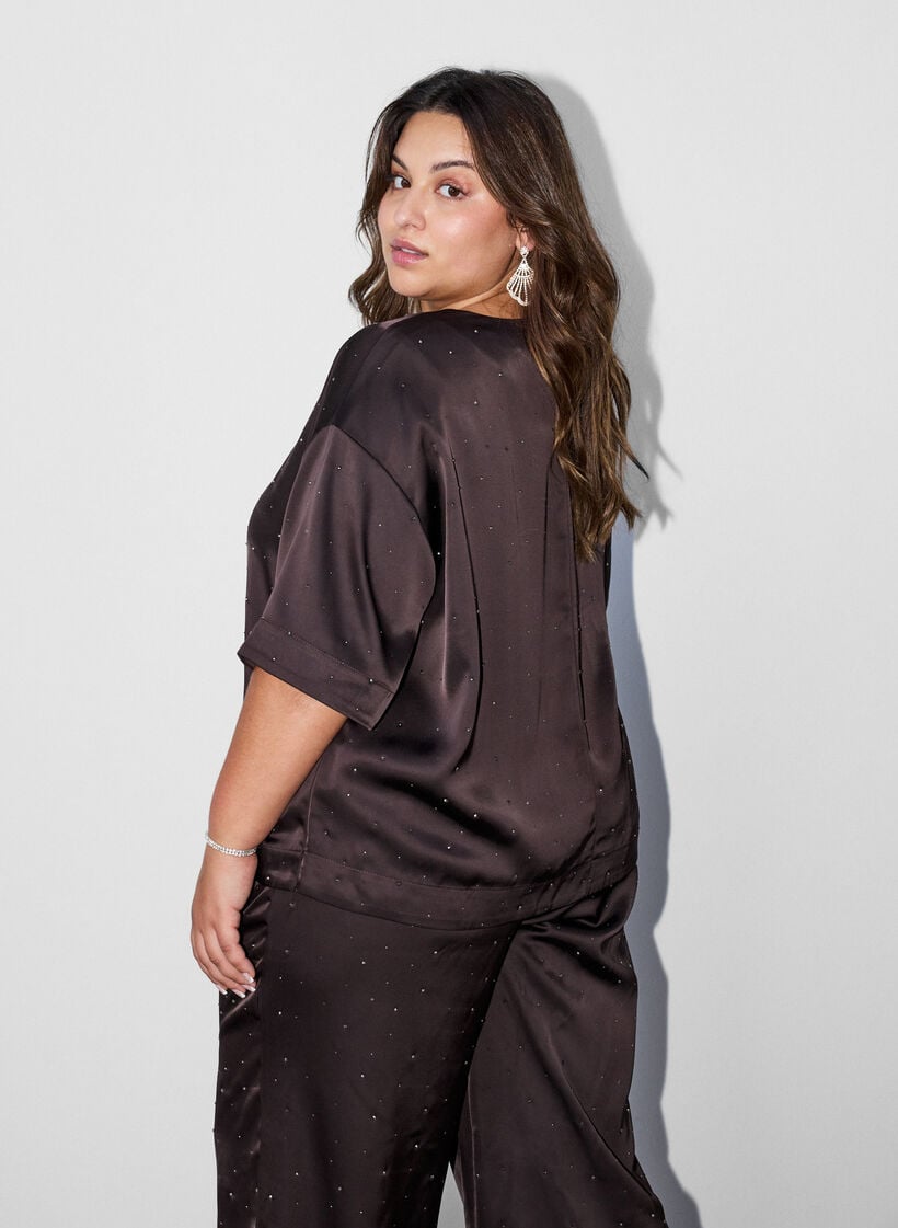 Blouse en satin avec strass et manches au coude, Marron, Model image number 2