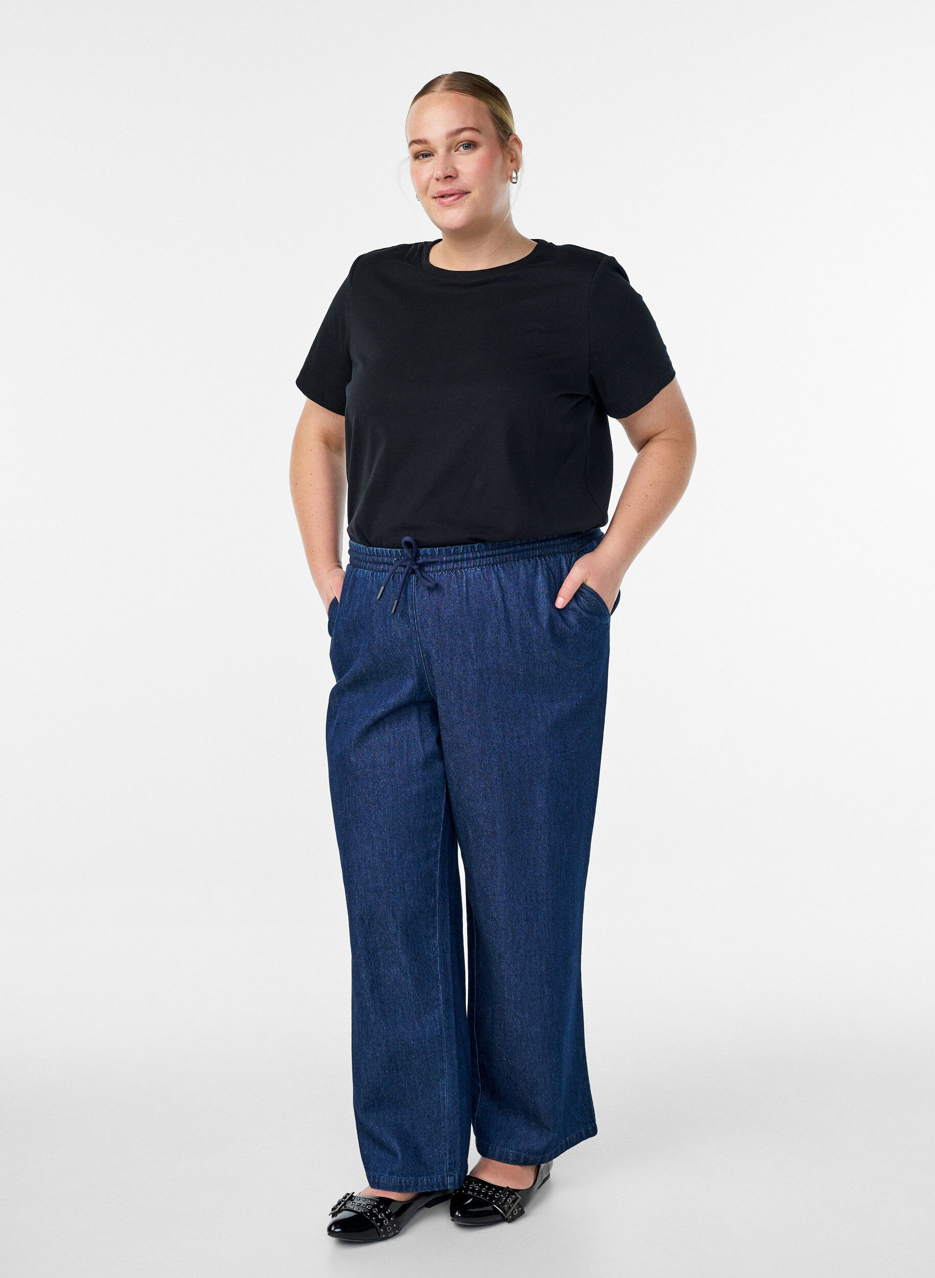 ZizziBasic katoenen T-shirt met schoudervullingen, Zwart, Model image number 1