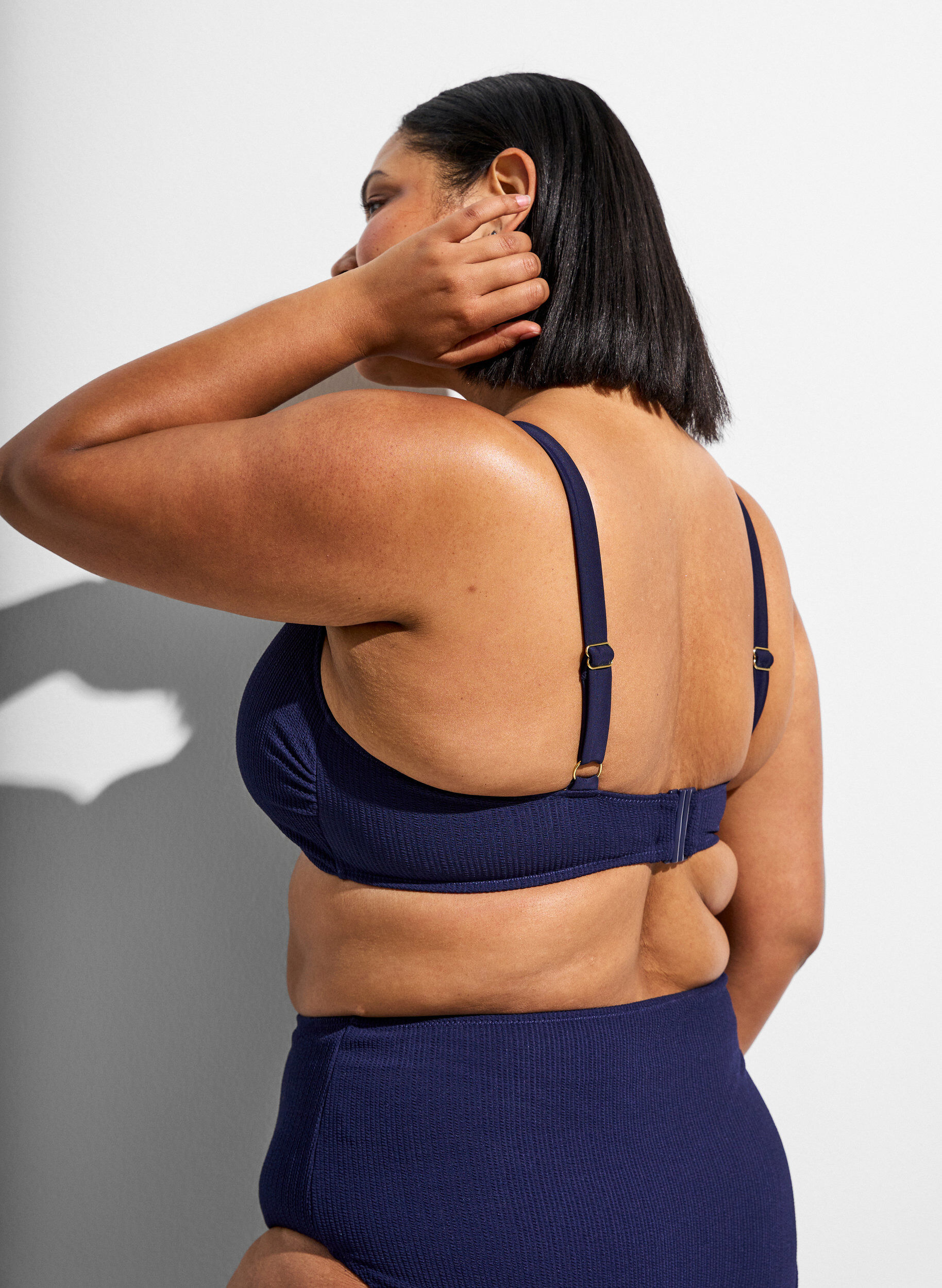 ZizziBikinitop met textuur en goudkleurig detail, Blauw, Model image number 1