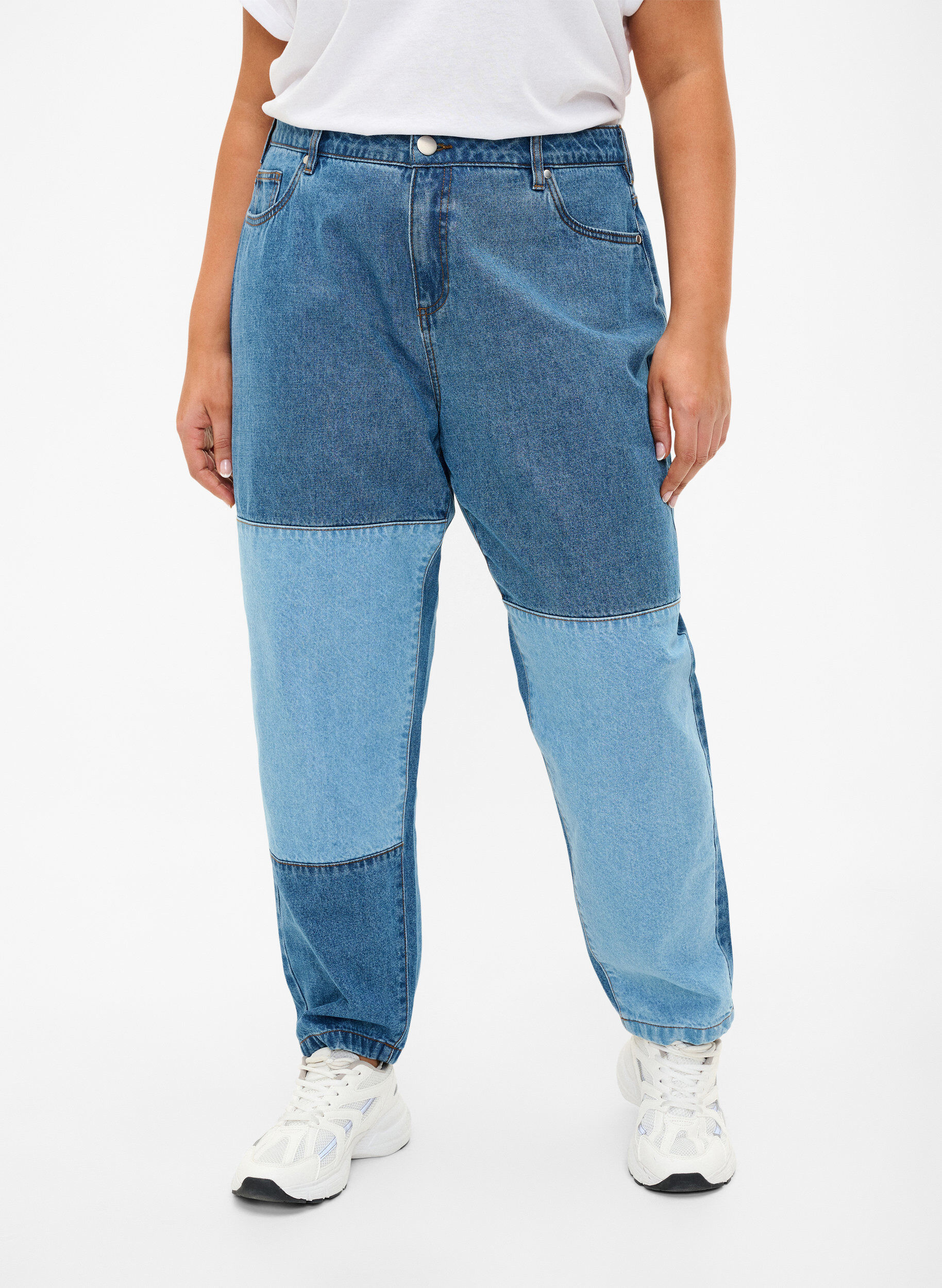 ZizziMille mom fit-jeans met colorblock en hoge taille, Light Blue Denim, Model image number 2