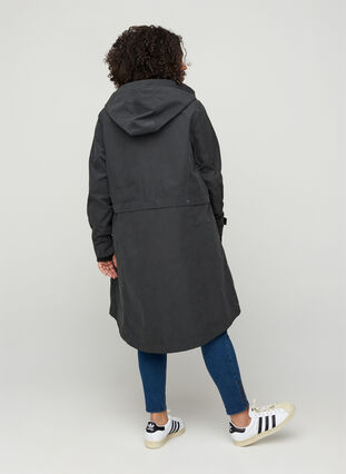 Veste imperméable avec capuche et taille ajustable, Black, Model image number 1