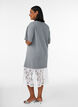 Robe T-shirt ample avec bordure en dentelle, Gris, Model image number 1